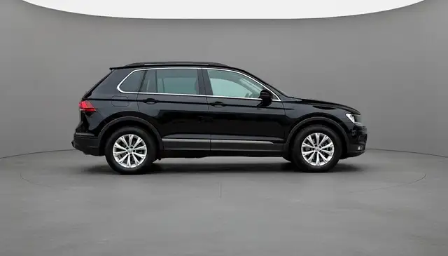 Volkswagen Tiguan view 10