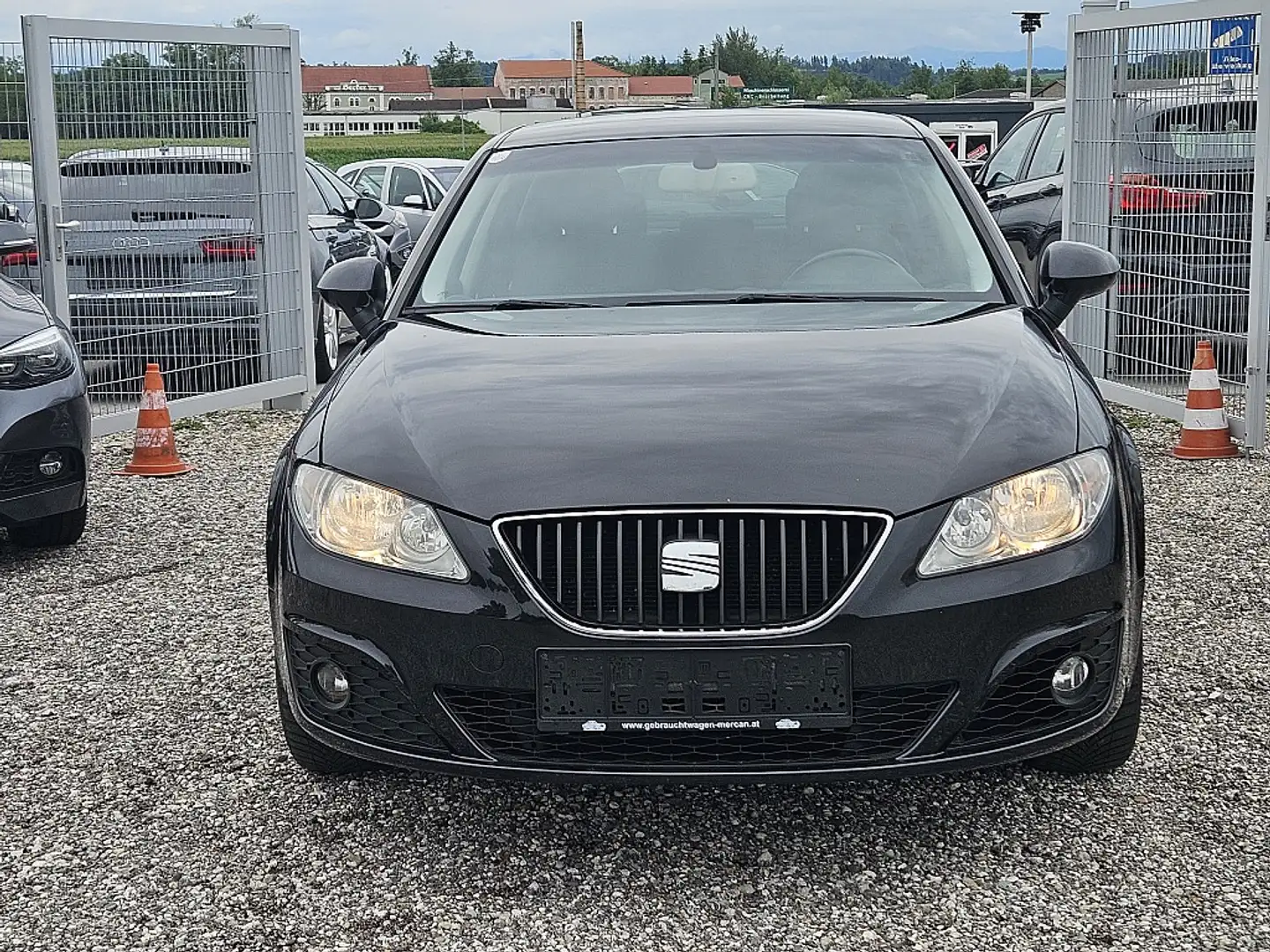 SEAT Exeo ST Style 2,0 TDI CR Schwarz - 2