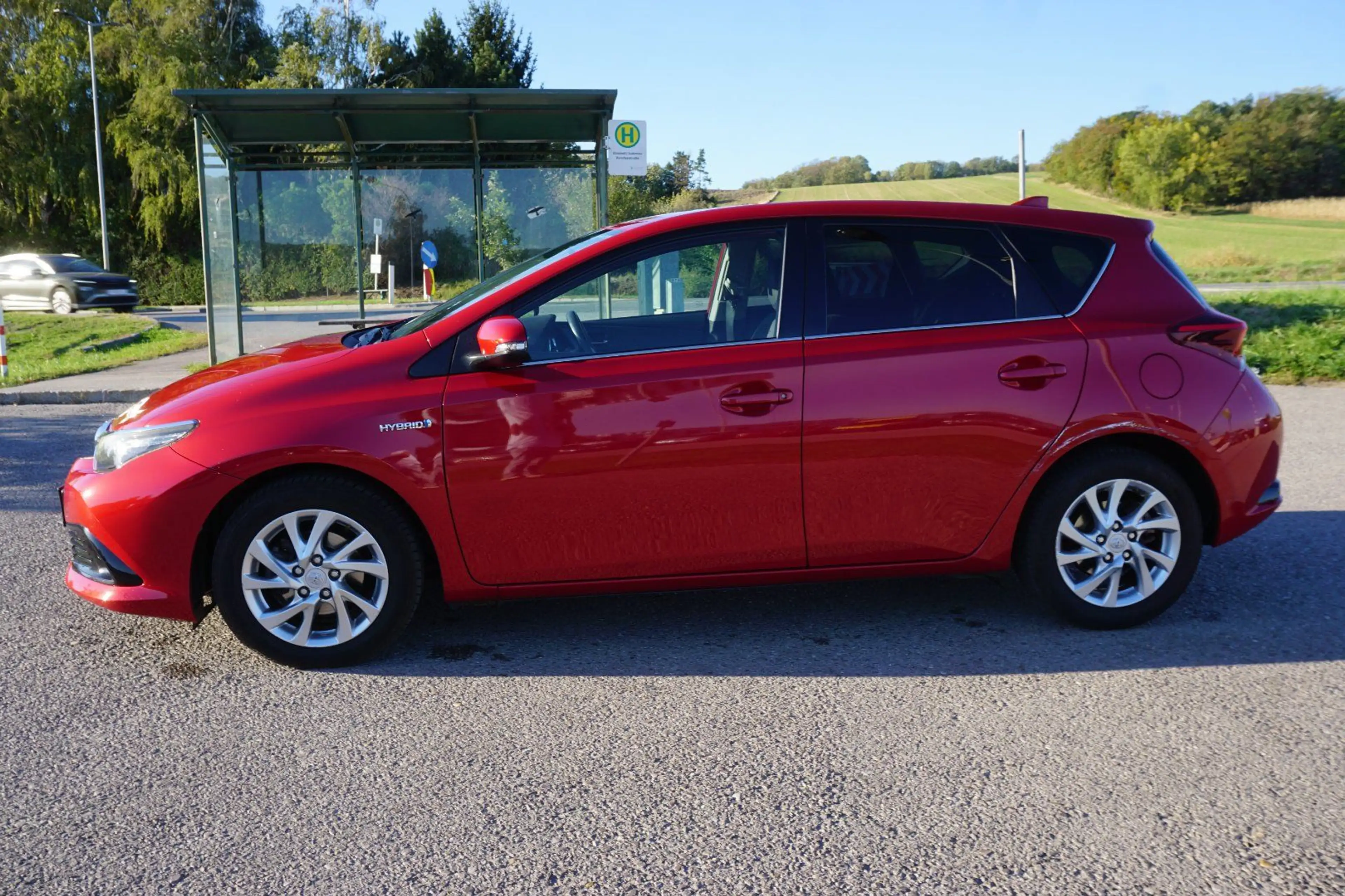 Toyota Auris 1.8 (Hybrid) Hybrid Edition 45 — photo 3