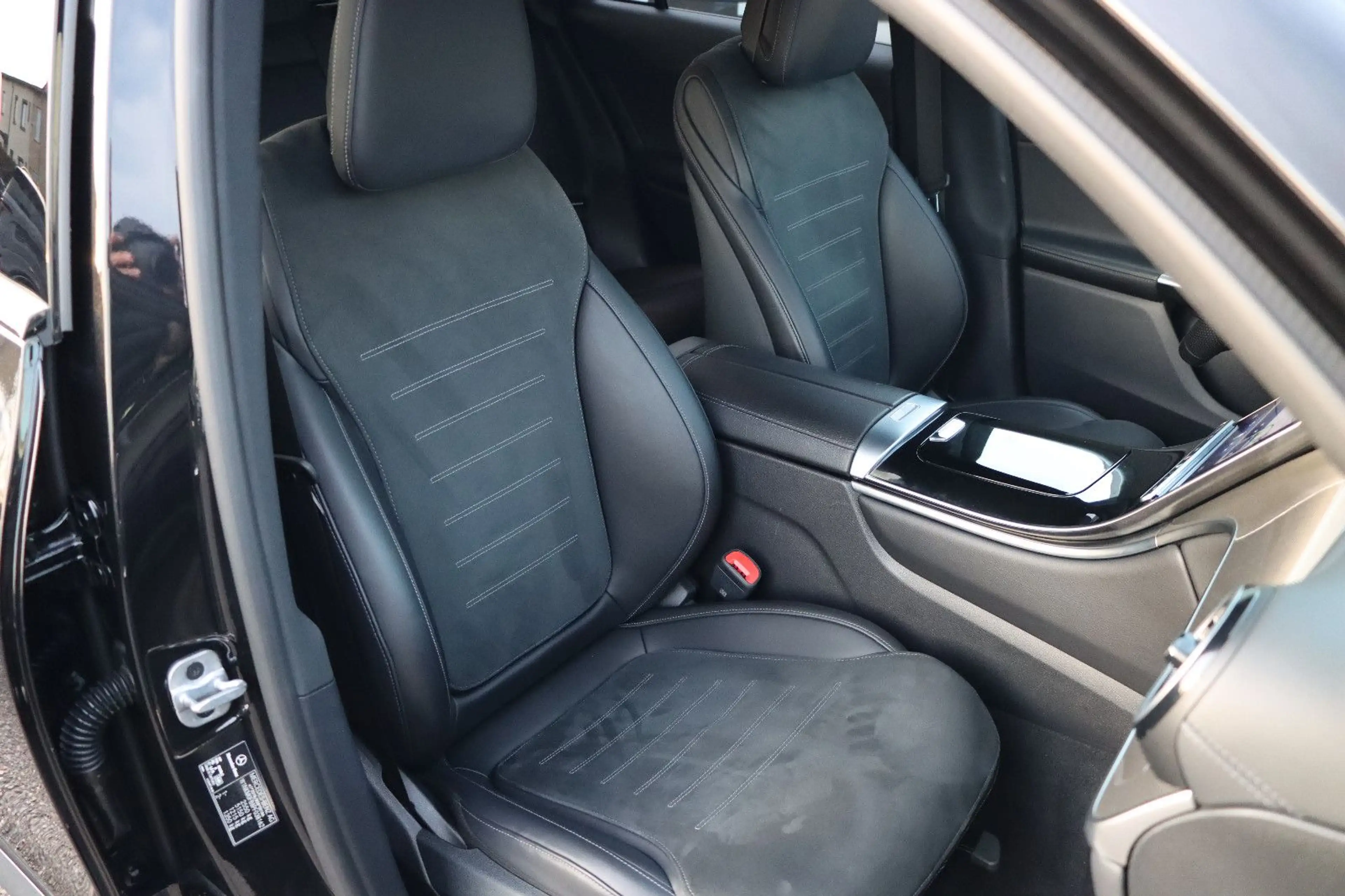 Mercedes-Benz GLC 220 d 4Matic AMG l 1.HAND l AMBIENTE l — photo 11