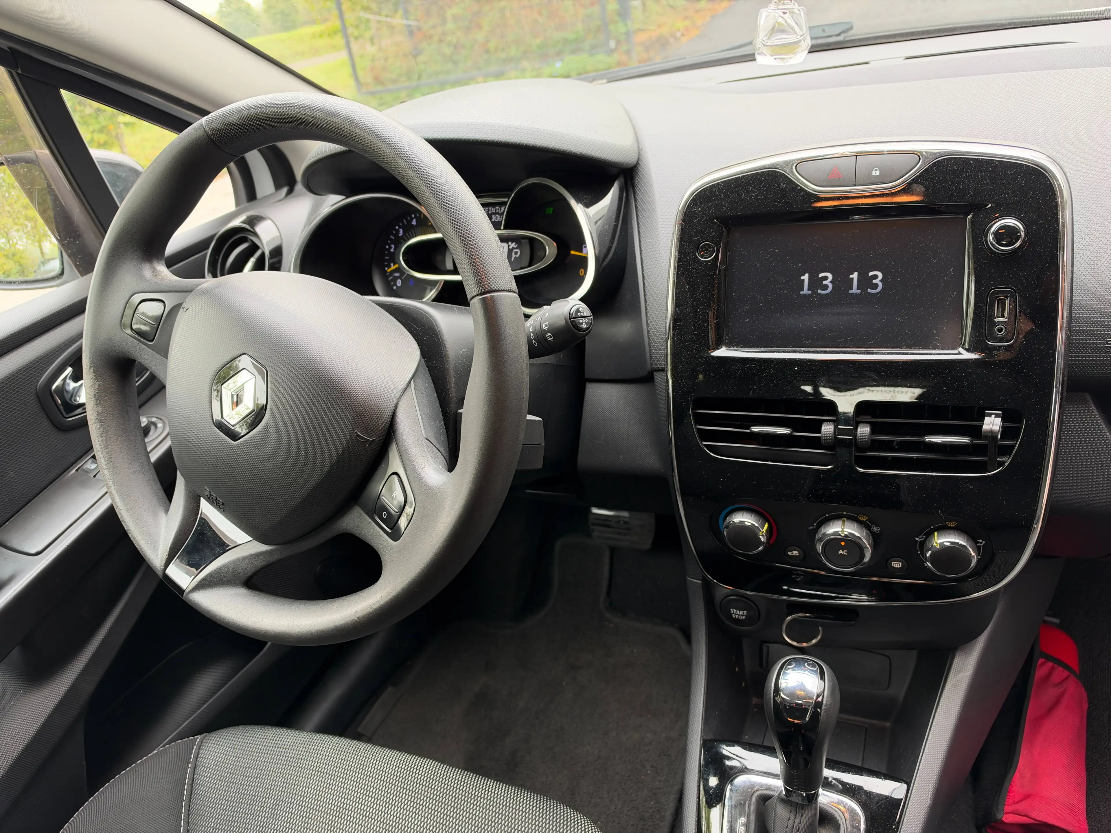 Renault Clio Clio 1.5 dCi Expression EDC — photo 6