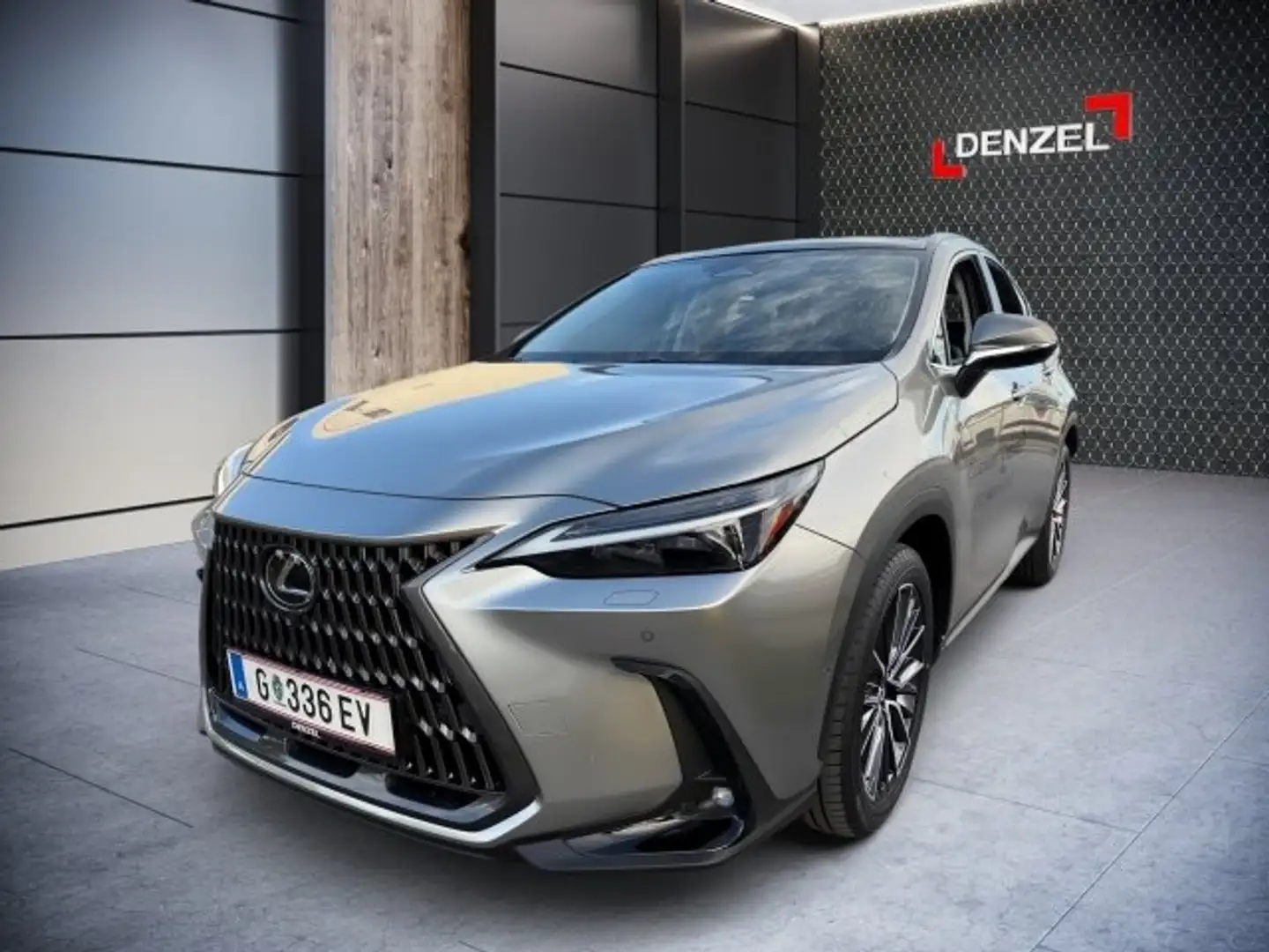 Lexus NX 450h+ + Luxury AWD Plug-In Hybrid Silber - 2