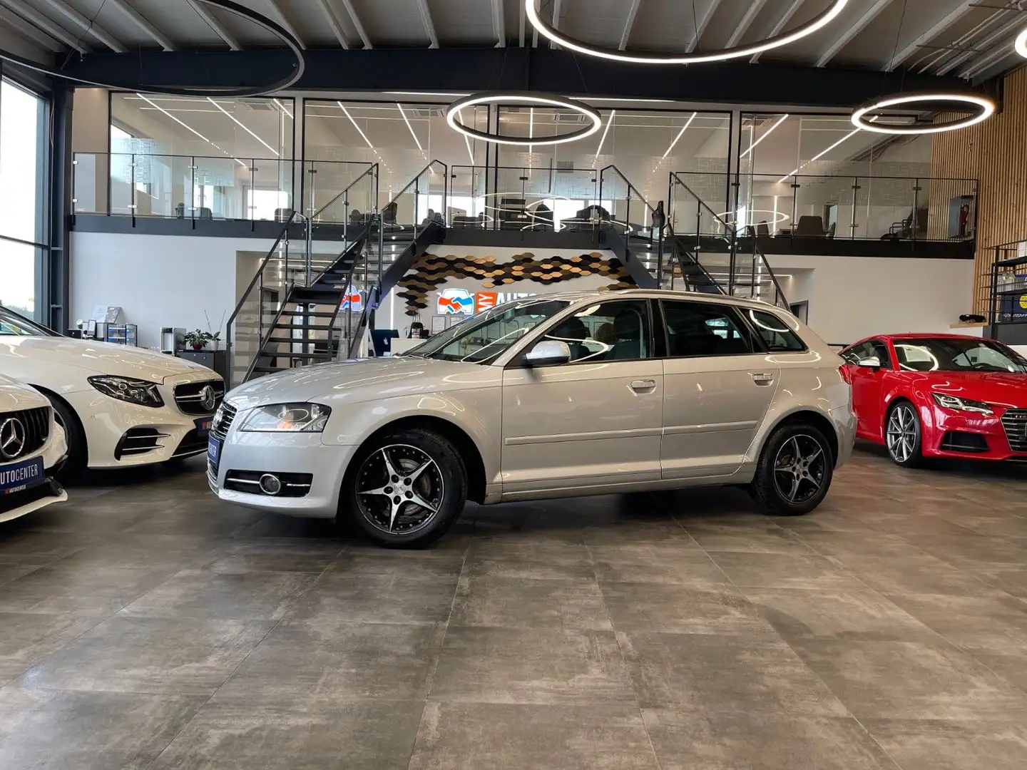 Audi A3 Sportback 2.0 TDI Ambiente*Klima*Navi*PDC*SHZ Silber - 1