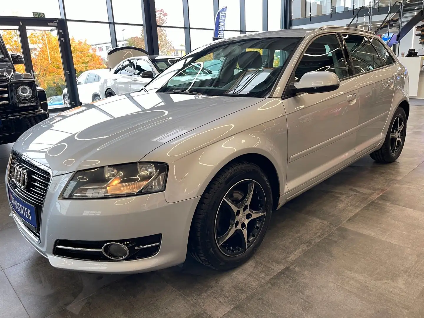 Audi A3 Sportback 2.0 TDI Ambiente*Klima*Navi*PDC*SHZ Silber - 2