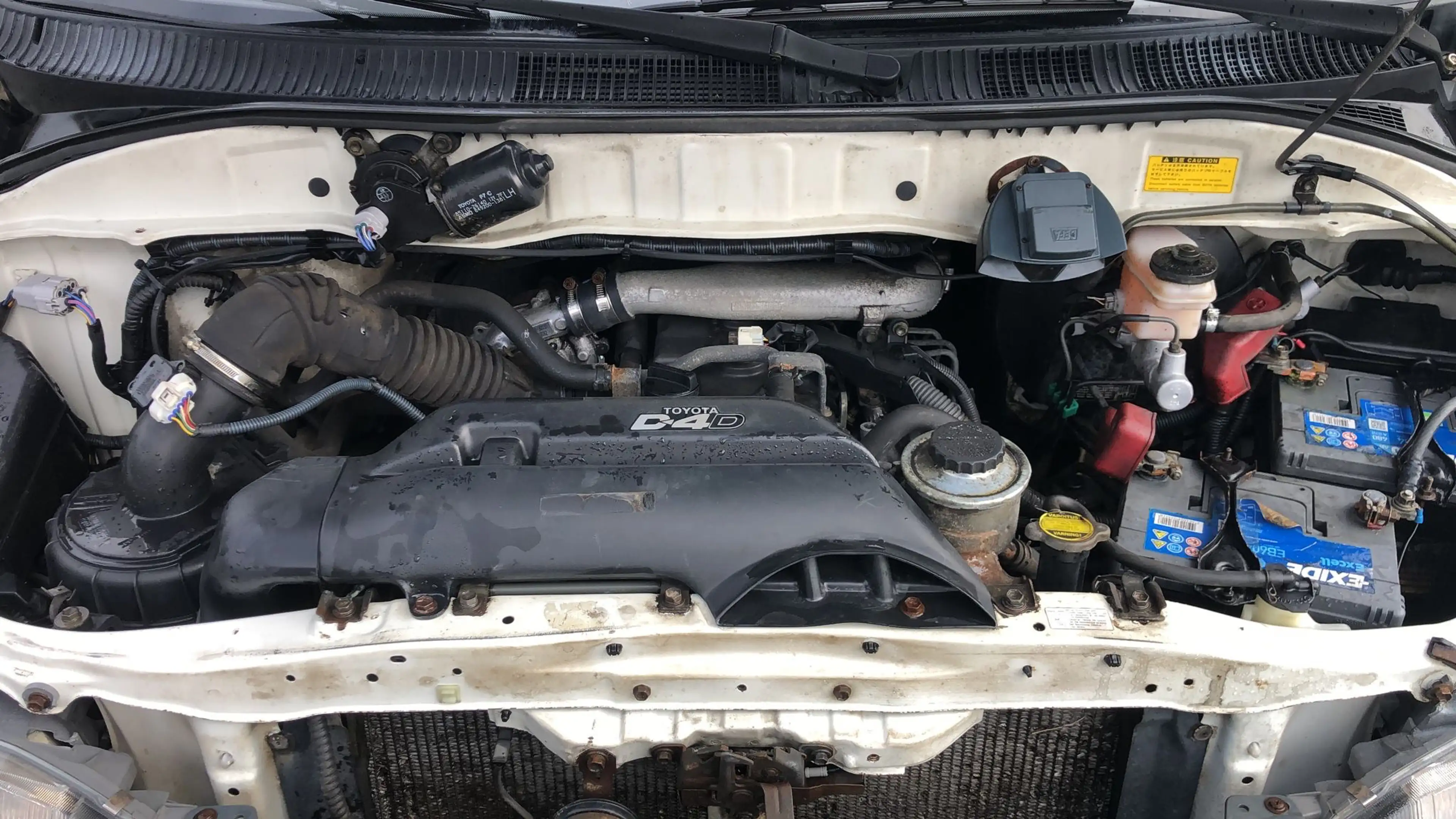Toyota Hiace 2.5 long chassis — photo 12