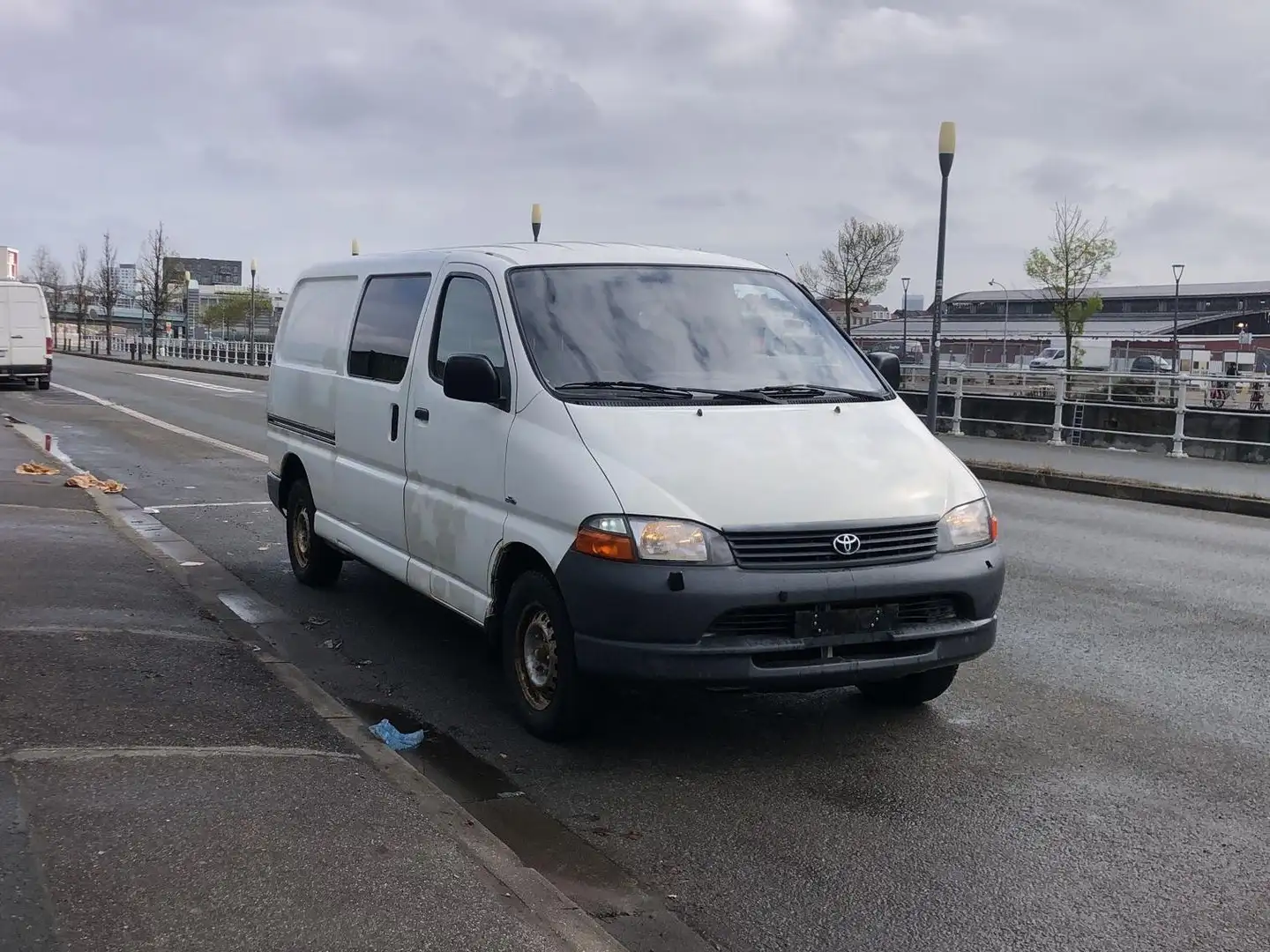 Toyota Hiace 2.5 long chassis Blanco - 1