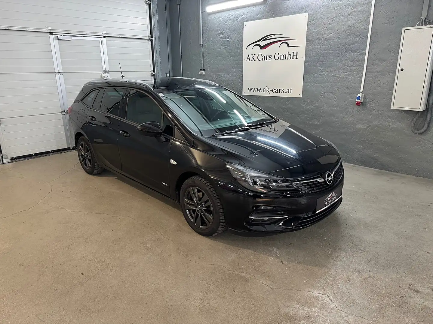Opel Astra ST 1,2 Turbo Direct Inj. Design&Tech*Keyless*Ka... Schwarz - 2