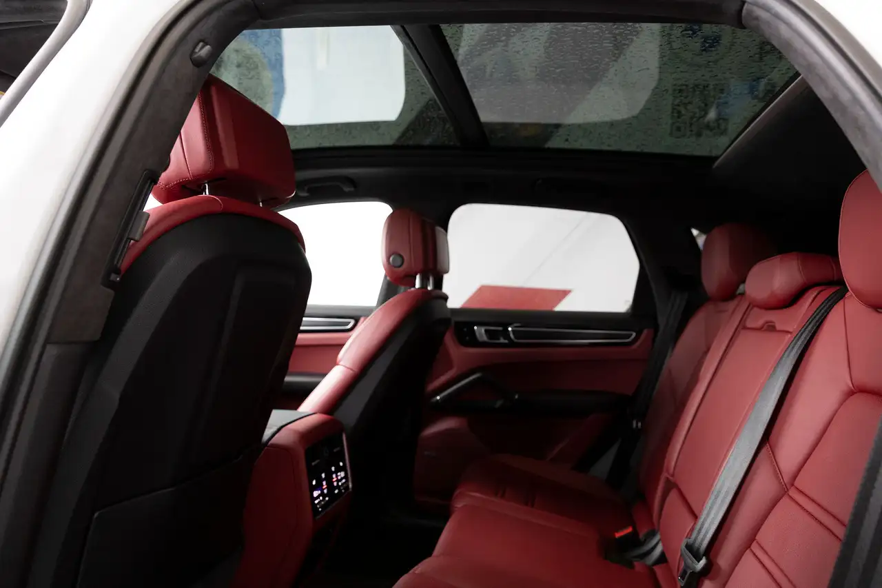 Porsche Cayenne снимка Porsche Cayenne