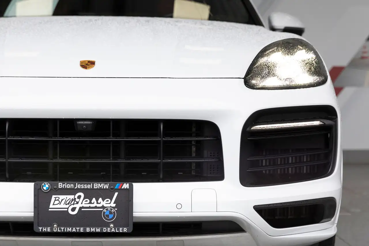 Porsche Cayenne снимка Porsche Cayenne