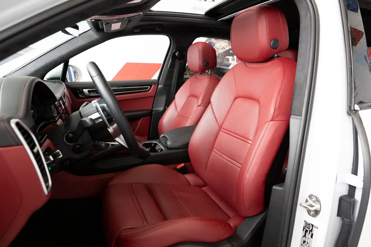 Porsche Cayenne снимка Porsche Cayenne