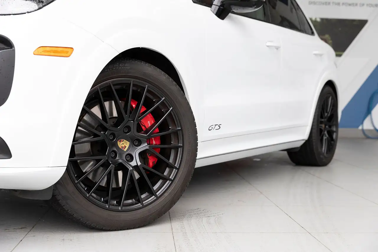 Porsche Cayenne снимка Porsche Cayenne