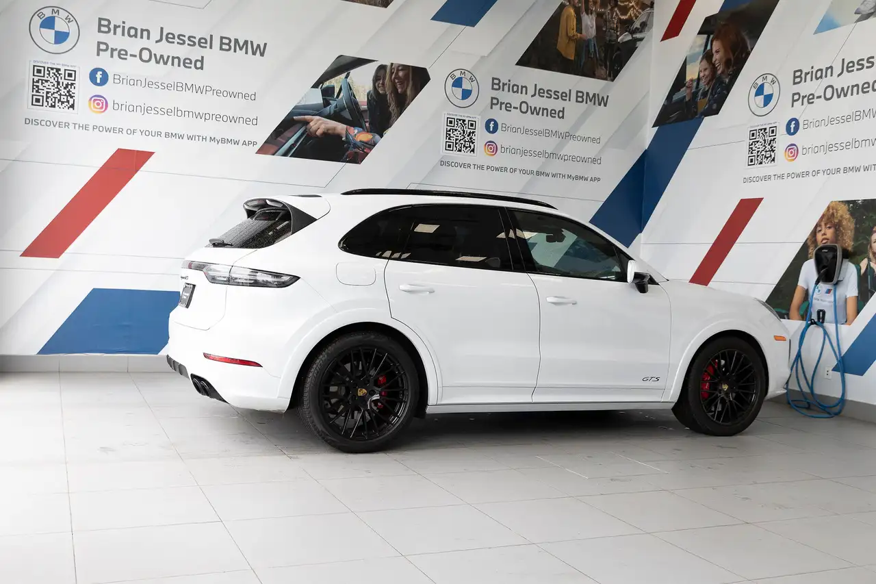 Porsche Cayenne снимка Porsche Cayenne