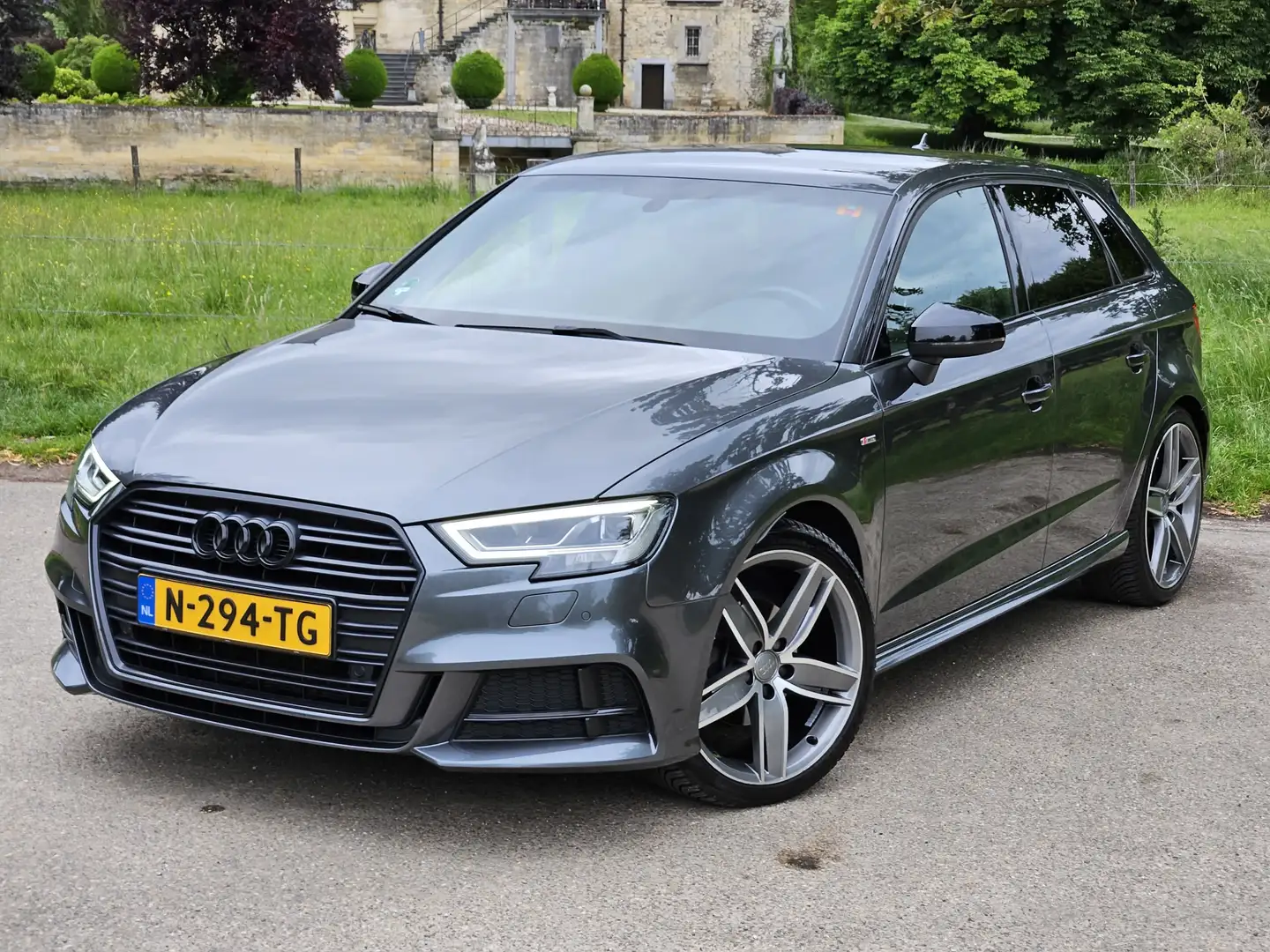 Audi A3 A3 1.5 TFSI CoD 3 x S-line B&O, leer, LED, Virtual Grey - 2