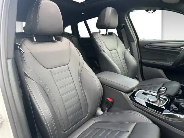 BMW X4 view 6