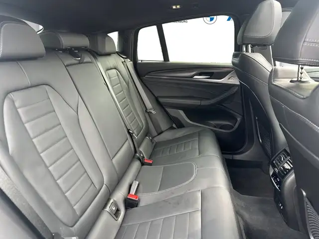 BMW X4 view 8