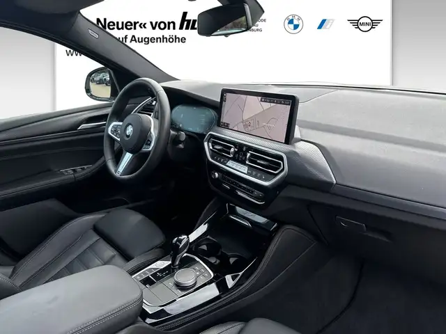 BMW X4 view 4