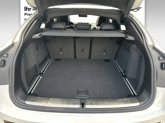 BMW X4 view 11