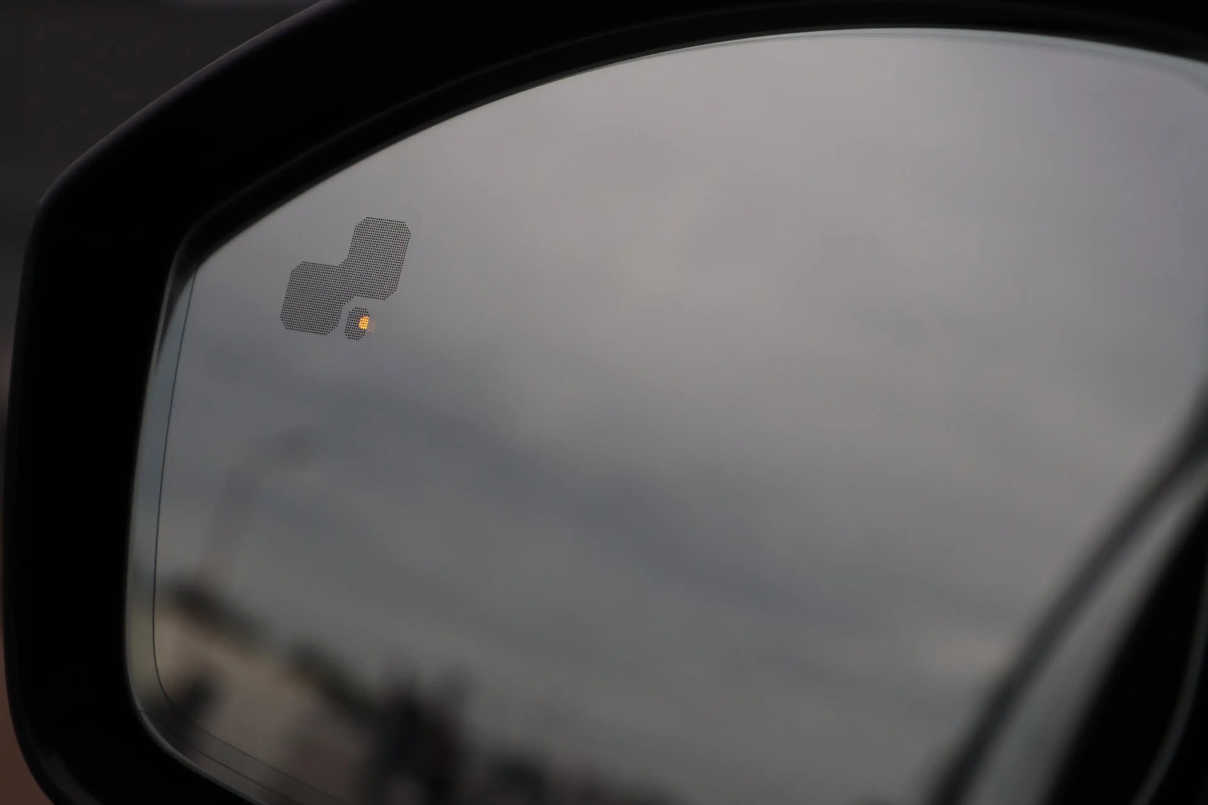 Land Rover Discovery Sport P300e 1.5 R-Dynamic SE / MEMORY / ACC / MERIDIAN / — photo 9