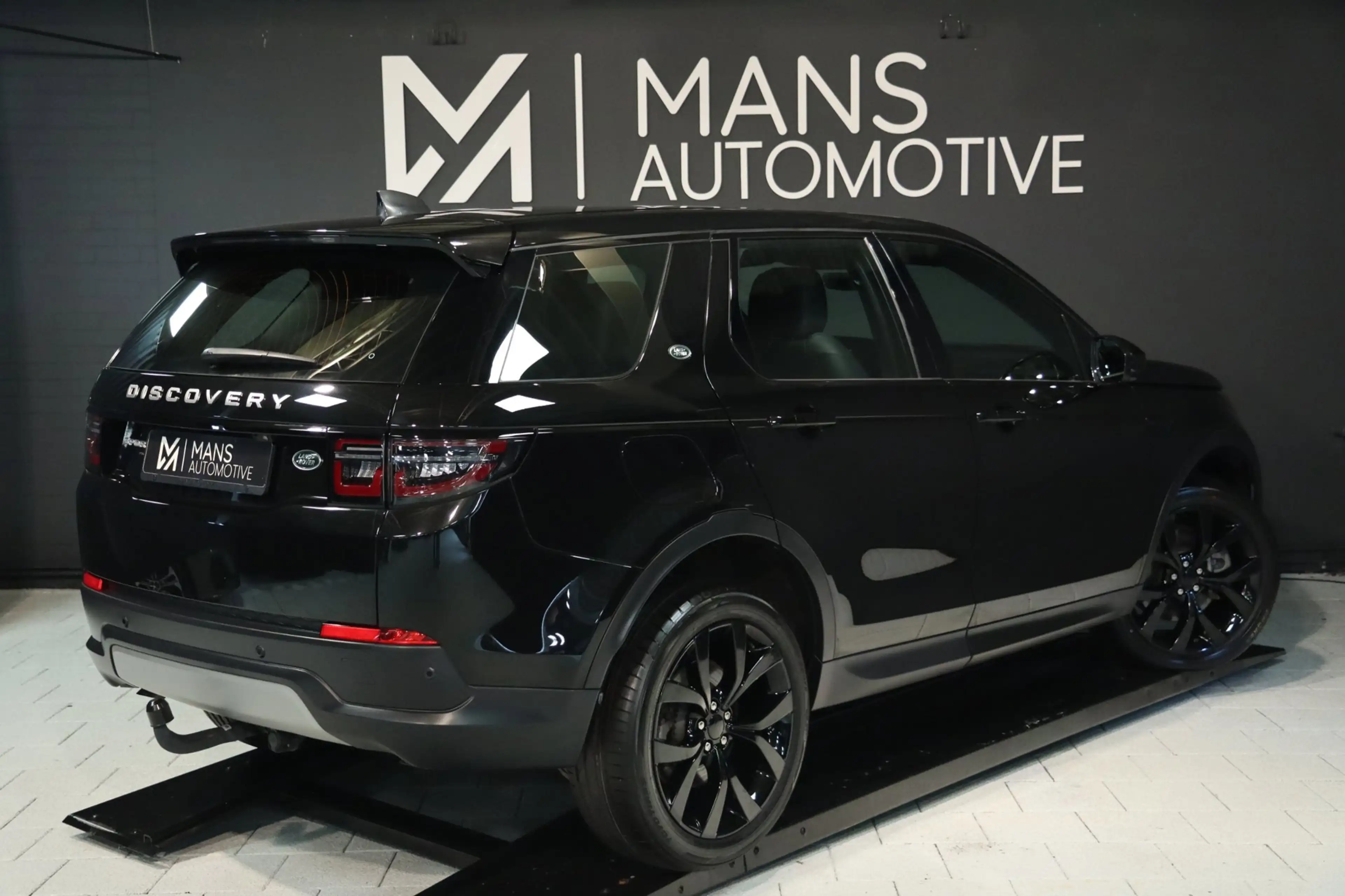 Land Rover Discovery Sport P300e 1.5 R-Dynamic SE / MEMORY / ACC / MERIDIAN / — photo 4