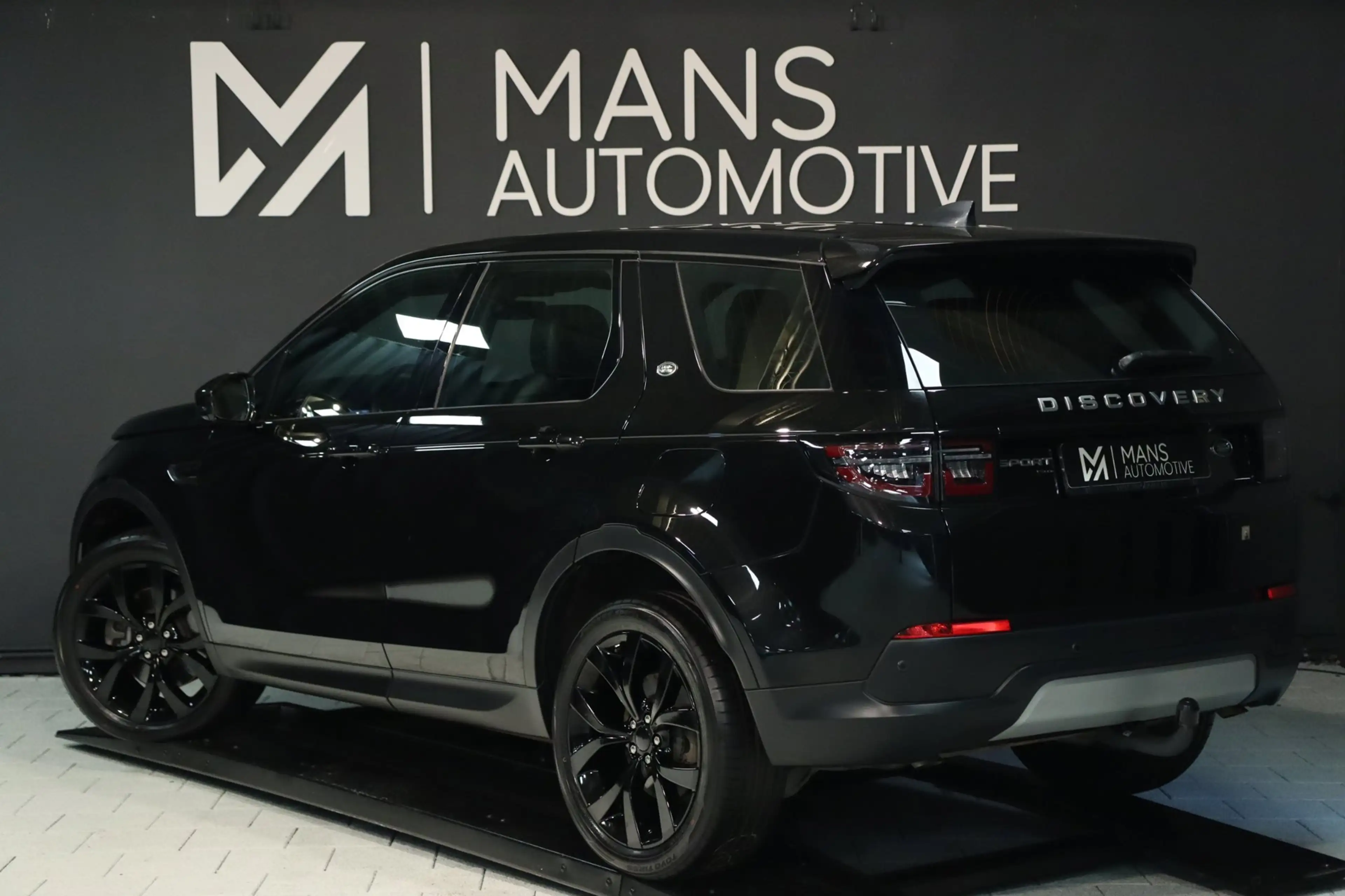 Land Rover Discovery Sport P300e 1.5 R-Dynamic SE / MEMORY / ACC / MERIDIAN / — photo 2