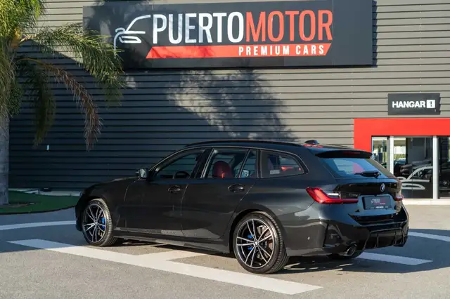 BMW 3 Series view 4