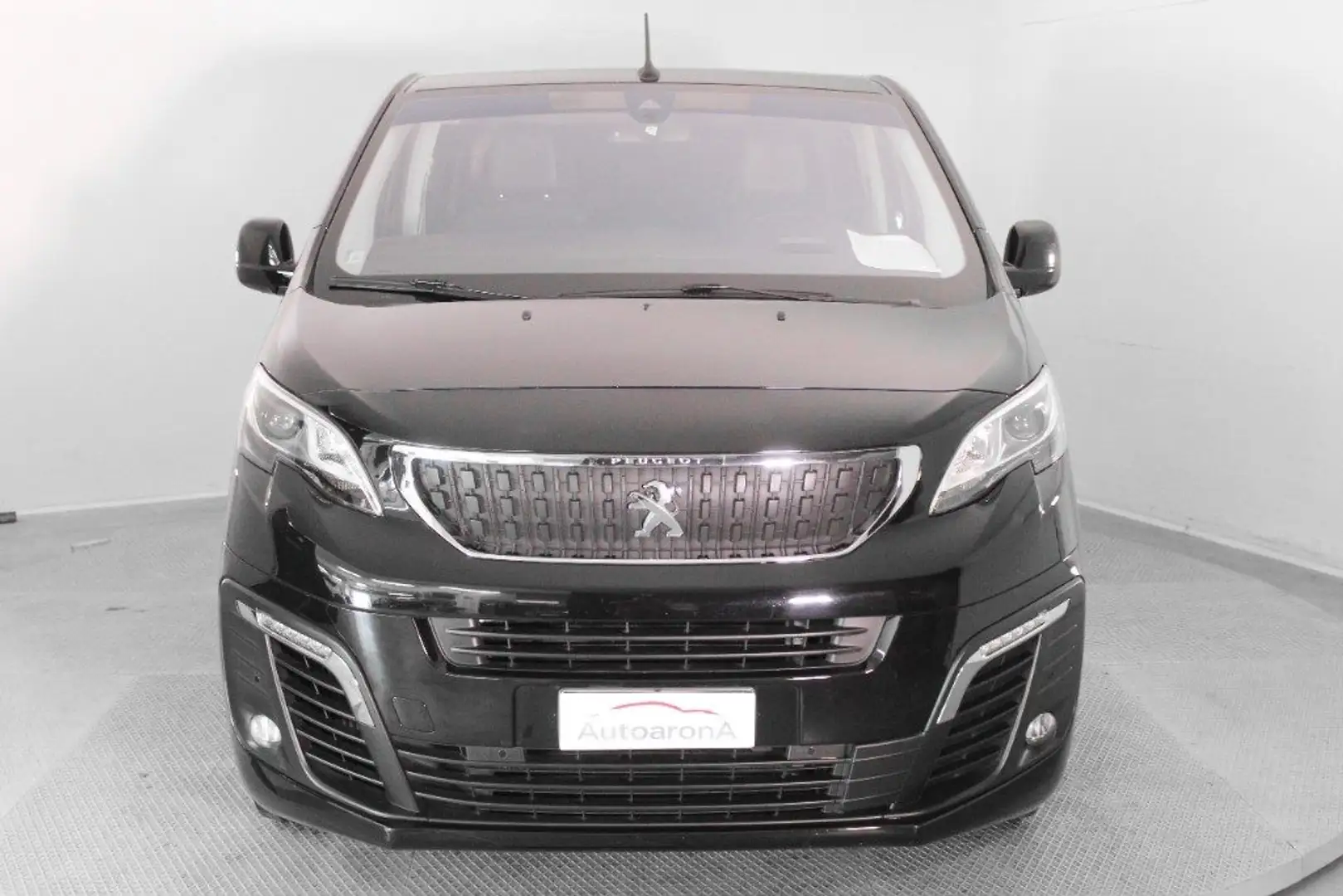 Peugeot Traveller BlueHDi 180 S&S EAT8 Compact Allure Zwart - 2