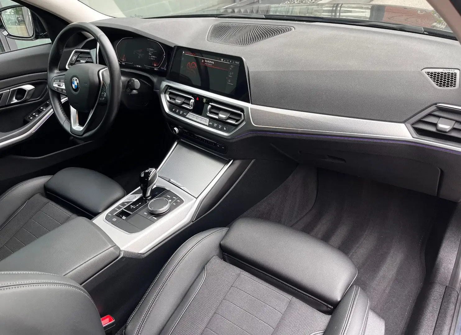 BMW 320 d Sport Line*Automatik*Live Cockpit* Negro - 2