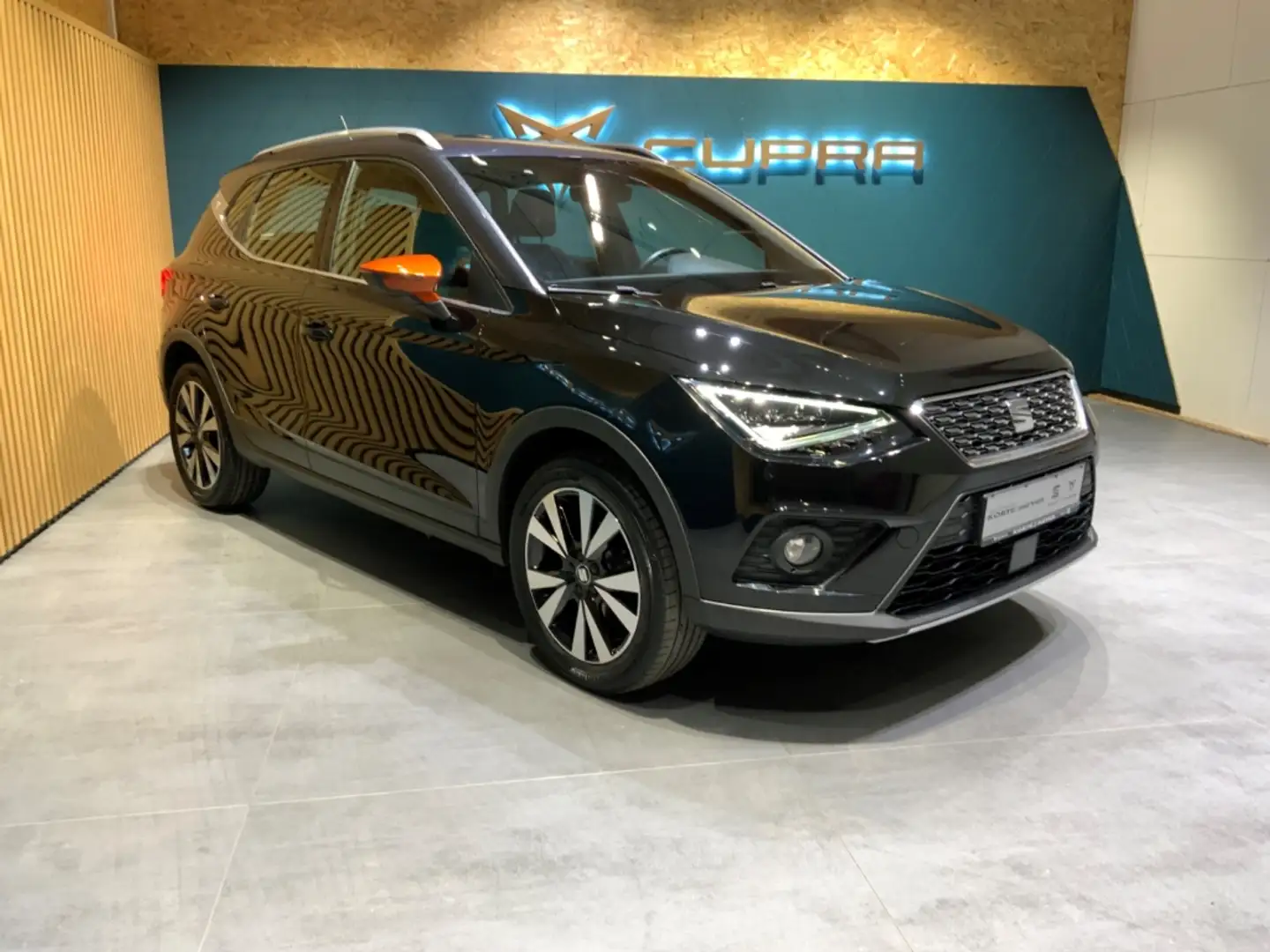 SEAT Arona Beats 1.0TSI 5-Gang+LED +Sitzhzg Schwarz - 2