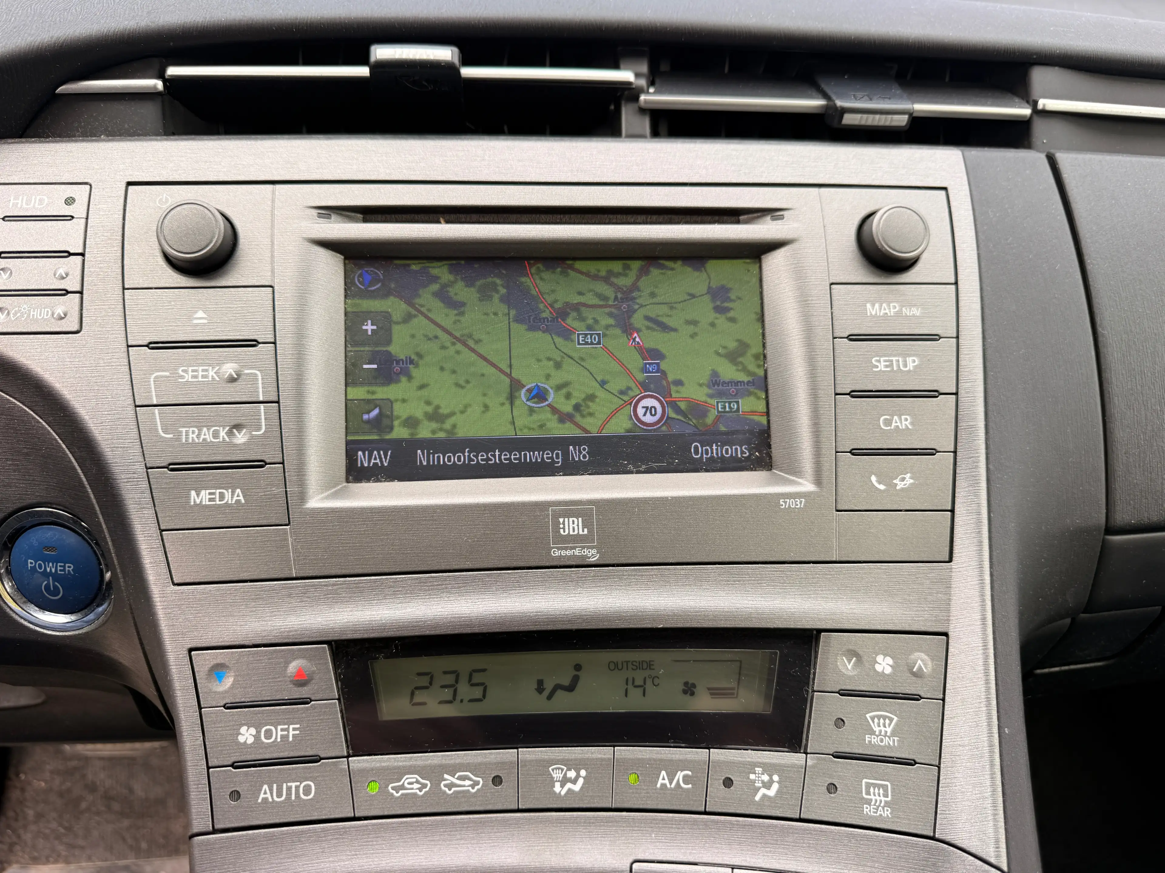 Toyota Prius Prius Hybrid 1.8i VVT-i Lounge CVT — photo 12