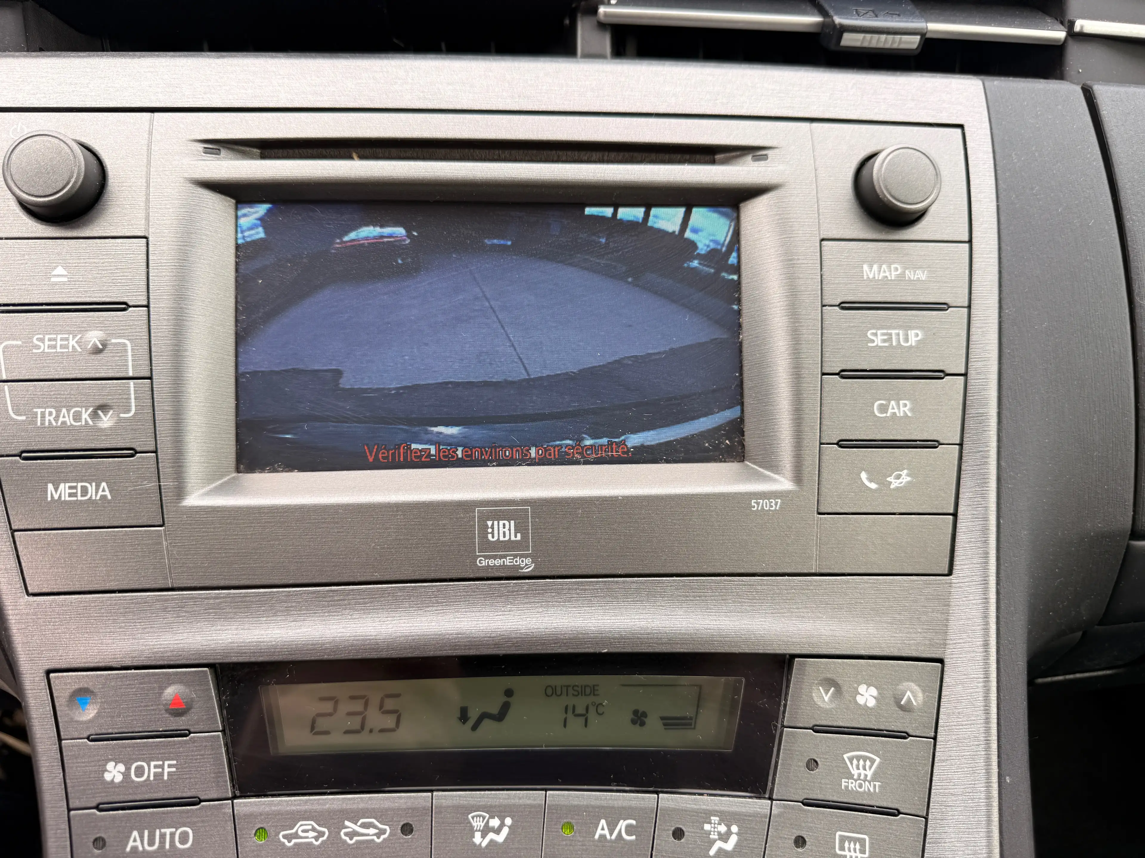 Toyota Prius Prius Hybrid 1.8i VVT-i Lounge CVT — photo 14
