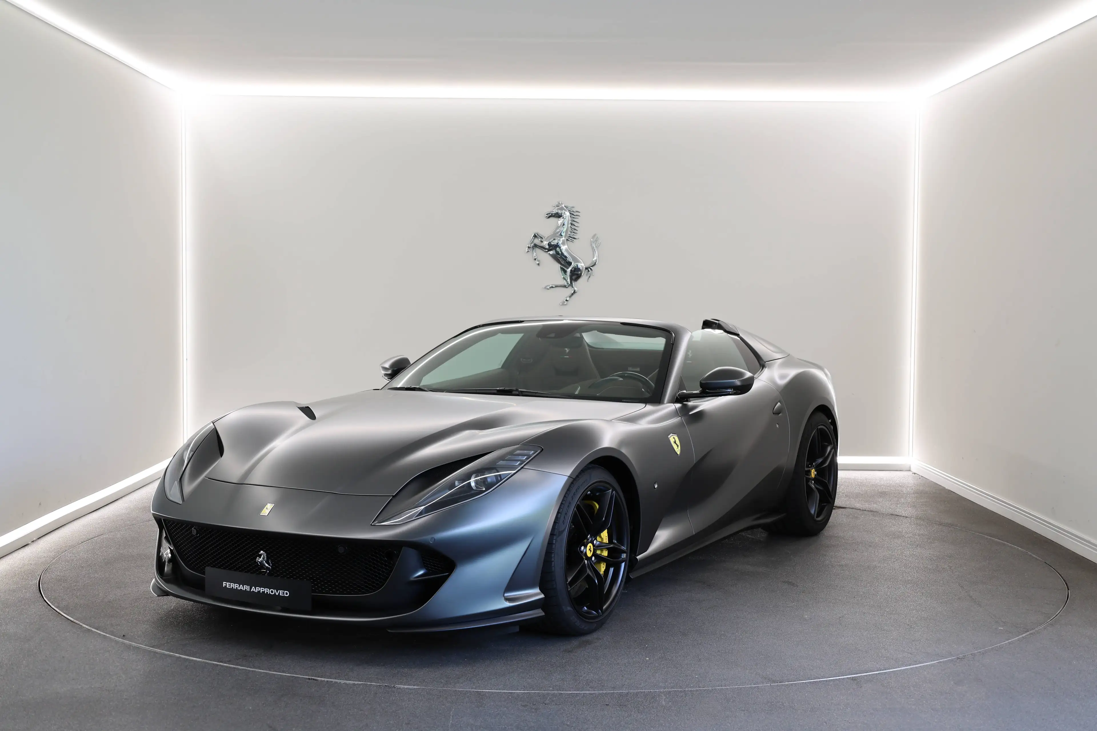 Ferrari 812 812 GTS / Grigio Silverstone / Stealth PPF — photo 2