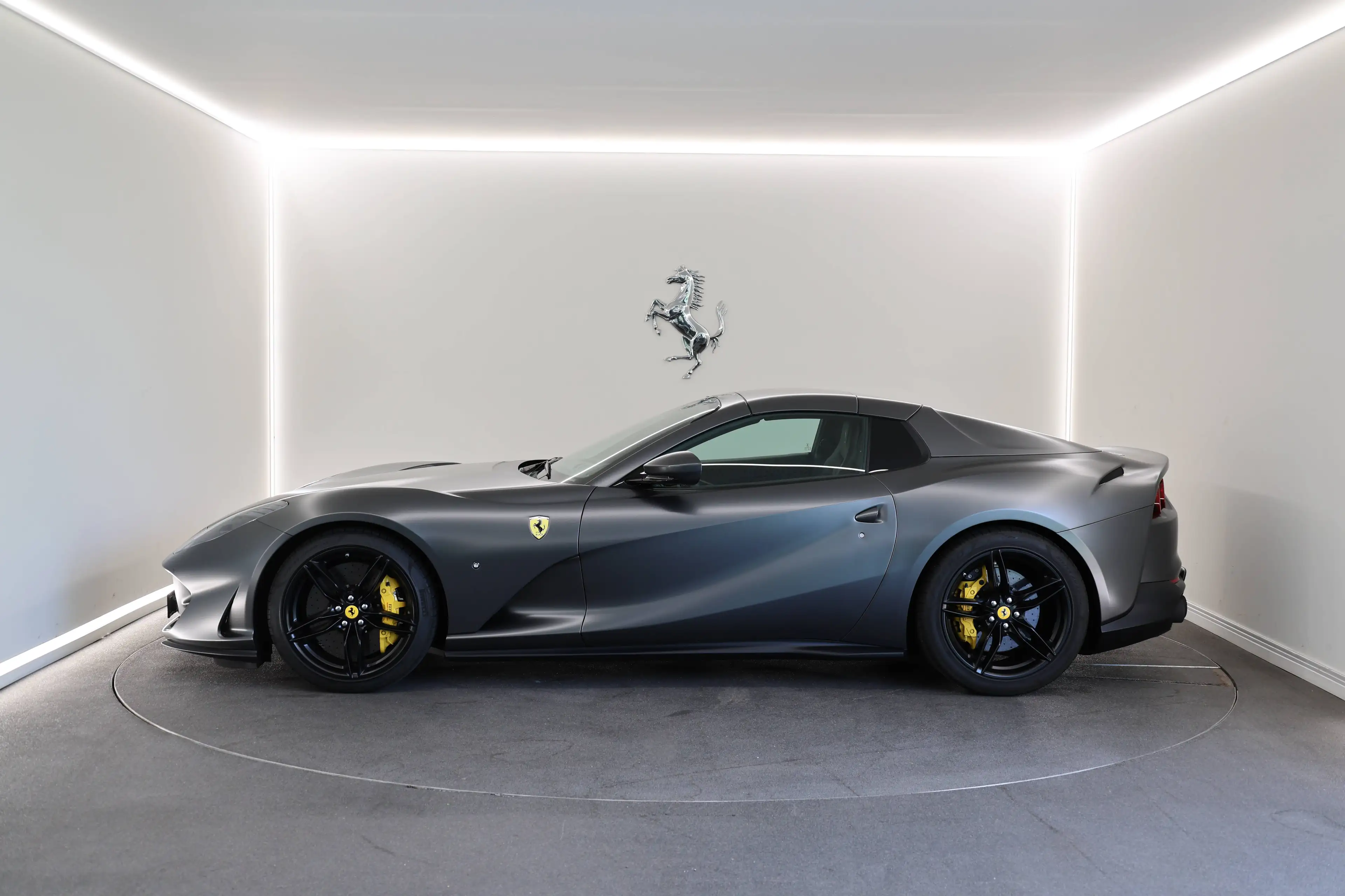 Ferrari 812 812 GTS / Grigio Silverstone / Stealth PPF — photo 12