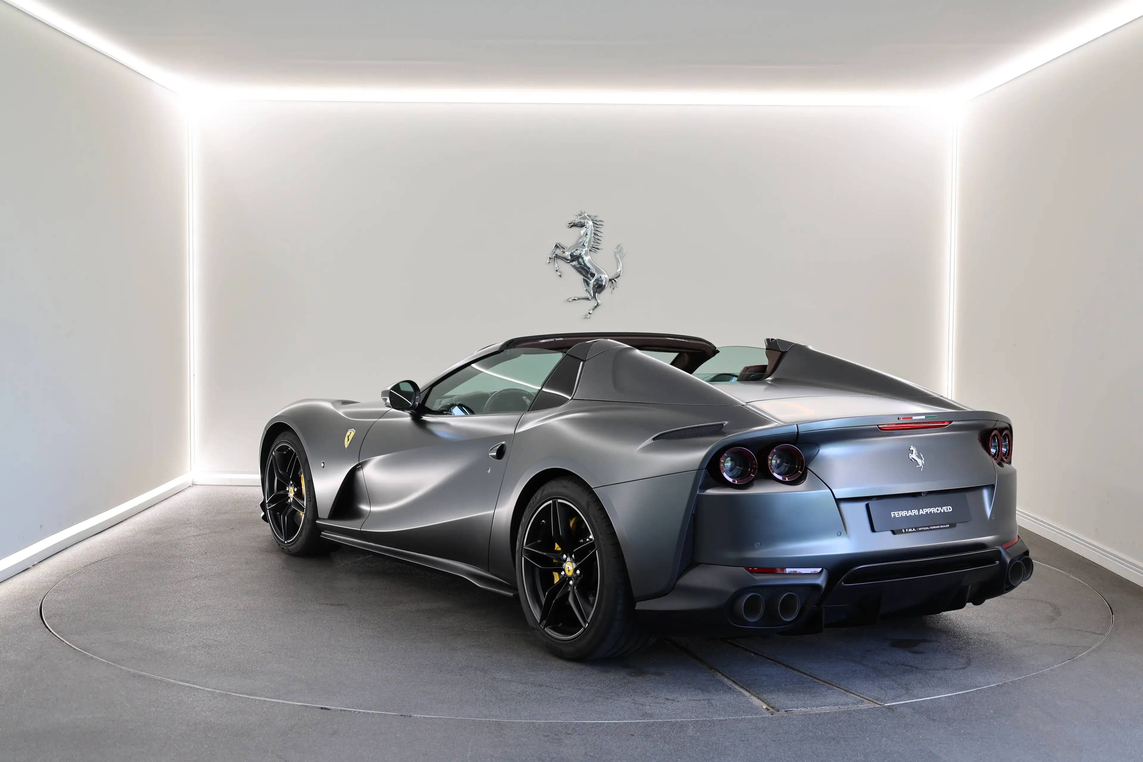 Ferrari 812 812 GTS / Grigio Silverstone / Stealth PPF — photo 4