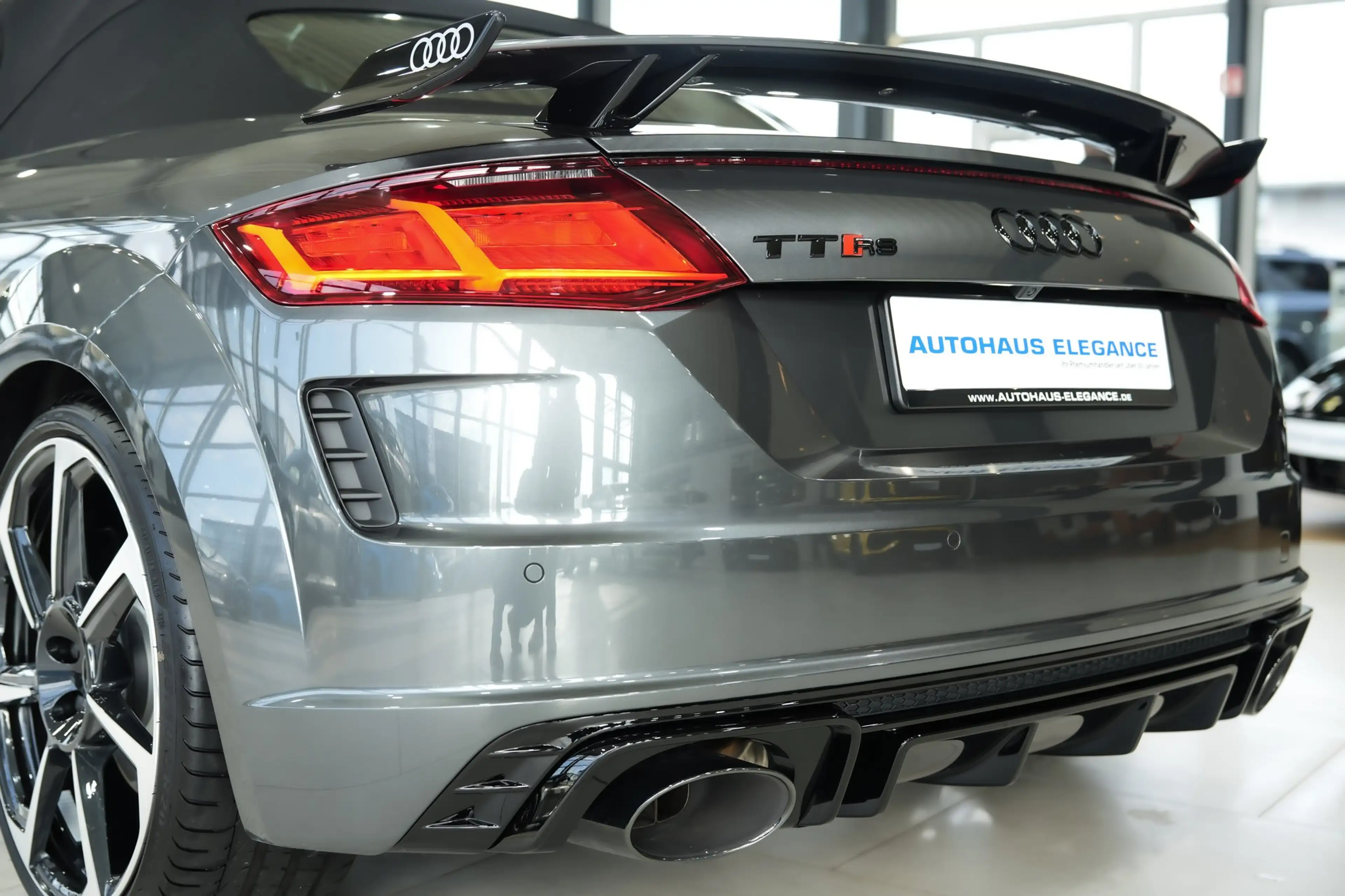Audi TT RS quattro*RS-SPORTSITZE*RS-ABGAS*CARBON.INT* — photo 9
