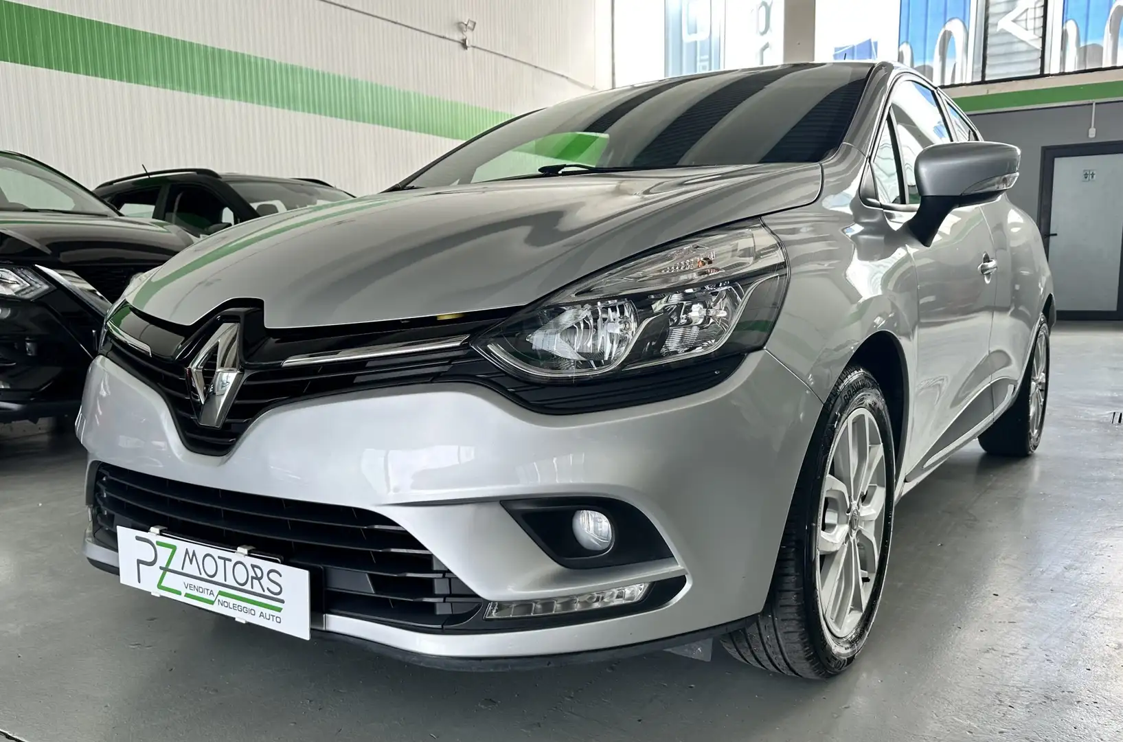 Renault Clio Clio 0.9 tce energy Busin Gpl PROMO FINANZIAMENTO Argento - 1