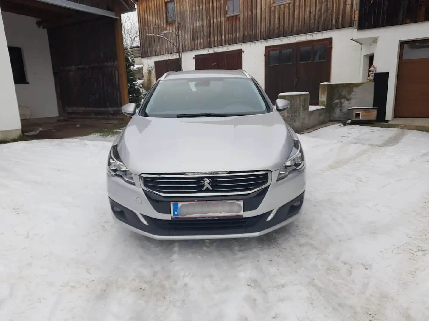 Peugeot 508 508 SW 1,6 BlueHDI 120 EAT6 S Grau - 2