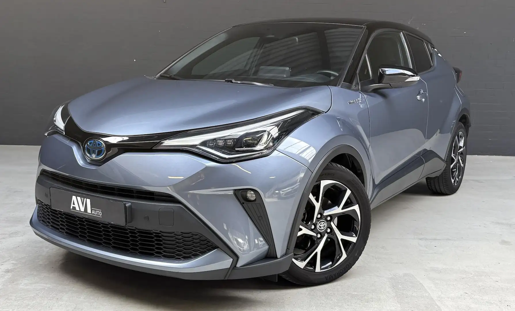 Toyota C-HR 1.8 Hybrid Dynamic Bi-Tone Led Camera 1e Eigenaar Grijs - 1