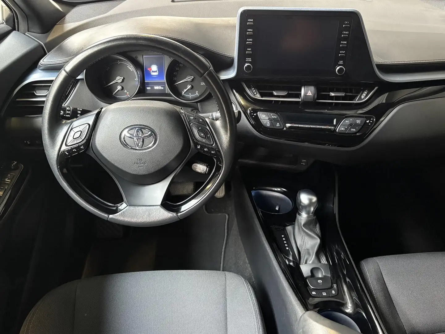 Toyota C-HR 1.8 Hybrid Dynamic Bi-Tone Led Camera 1e Eigenaar Grijs - 2