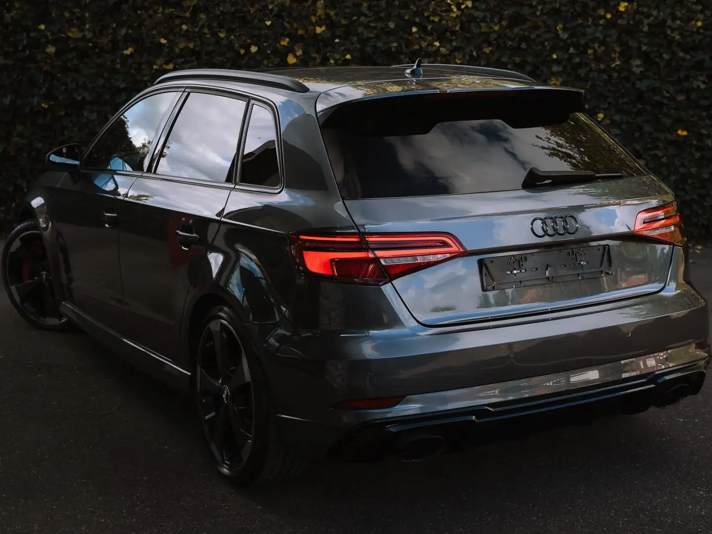 Audi RS3 PANO/B&O/VIRTUAL/KEYLESS/RSSEAT/CAMERA/NOOPF Grijs - 2