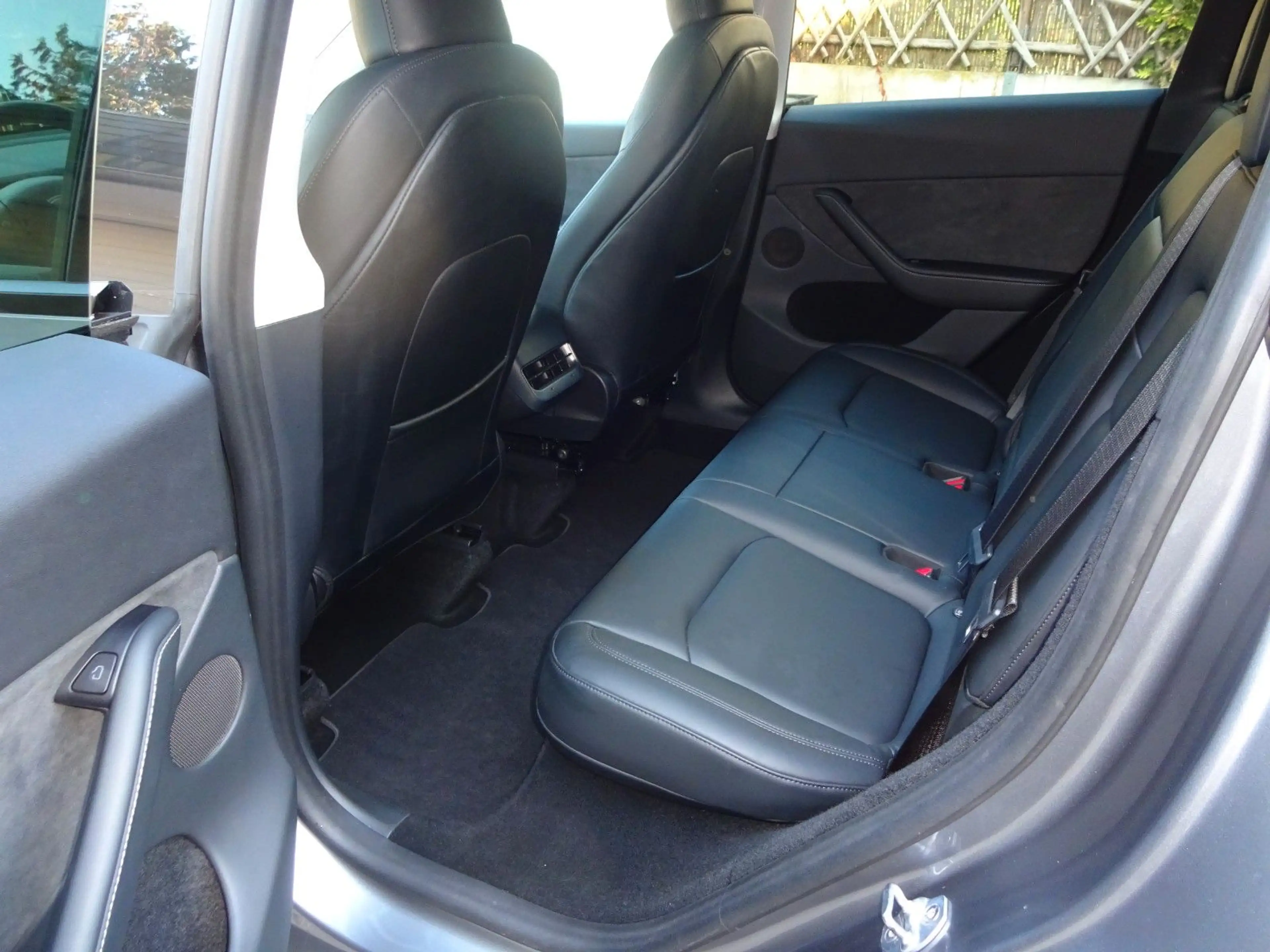 Tesla Model Y Performance Dual AWD, 8X21 Zoll,LED,VOLL — photo 12