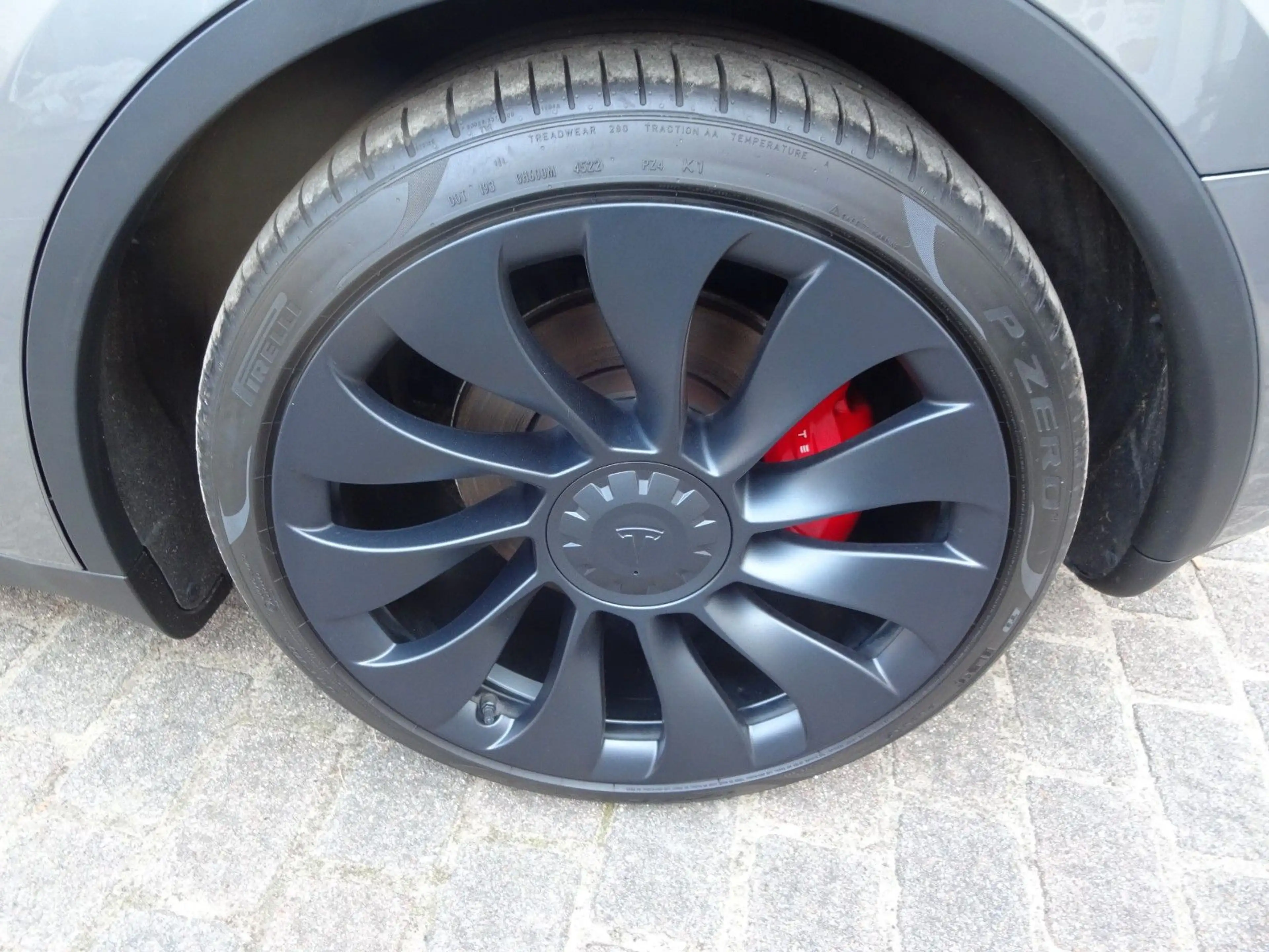 Tesla Model Y Performance Dual AWD, 8X21 Zoll,LED,VOLL — photo 18