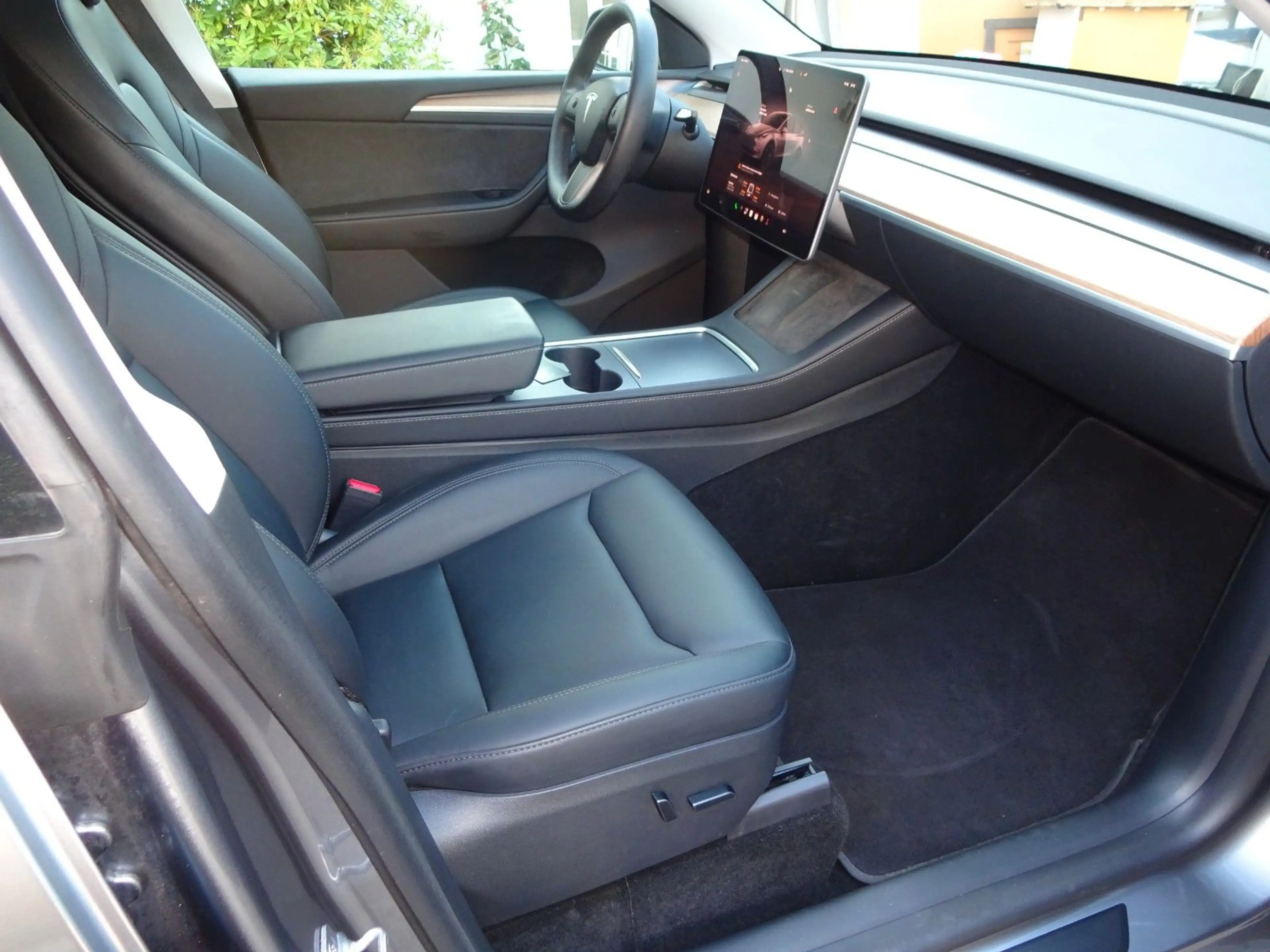 Tesla Model Y Performance Dual AWD, 8X21 Zoll,LED,VOLL — photo 9