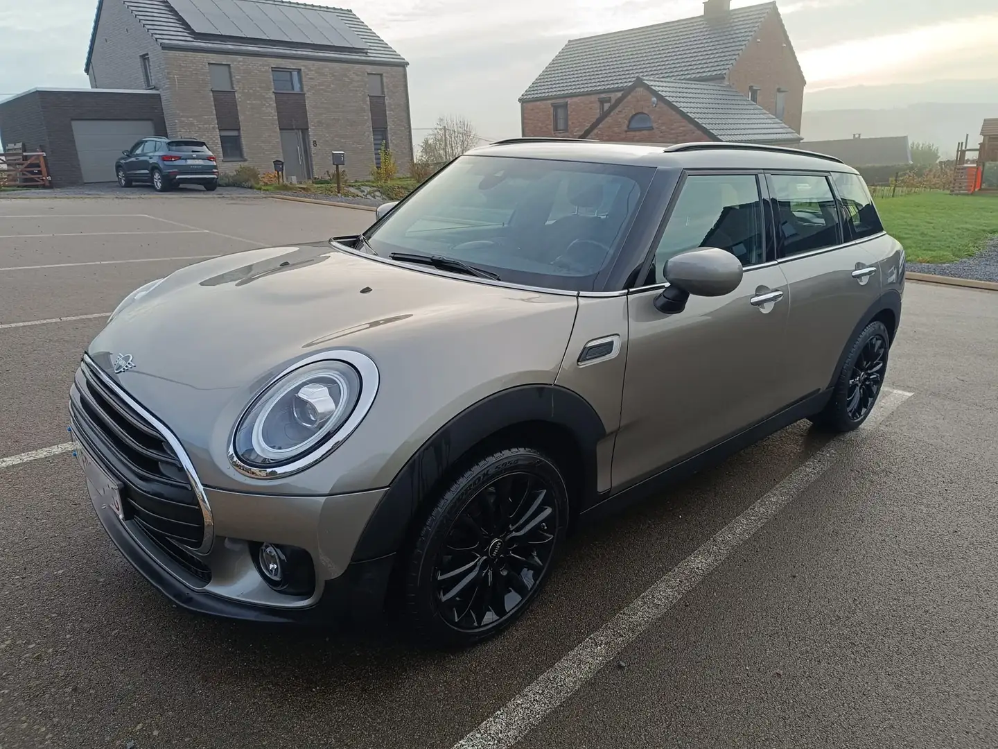 MINI One Clubman Mini Clubman 1.5 One Essence/Navigation/Options/ Grijs - 1