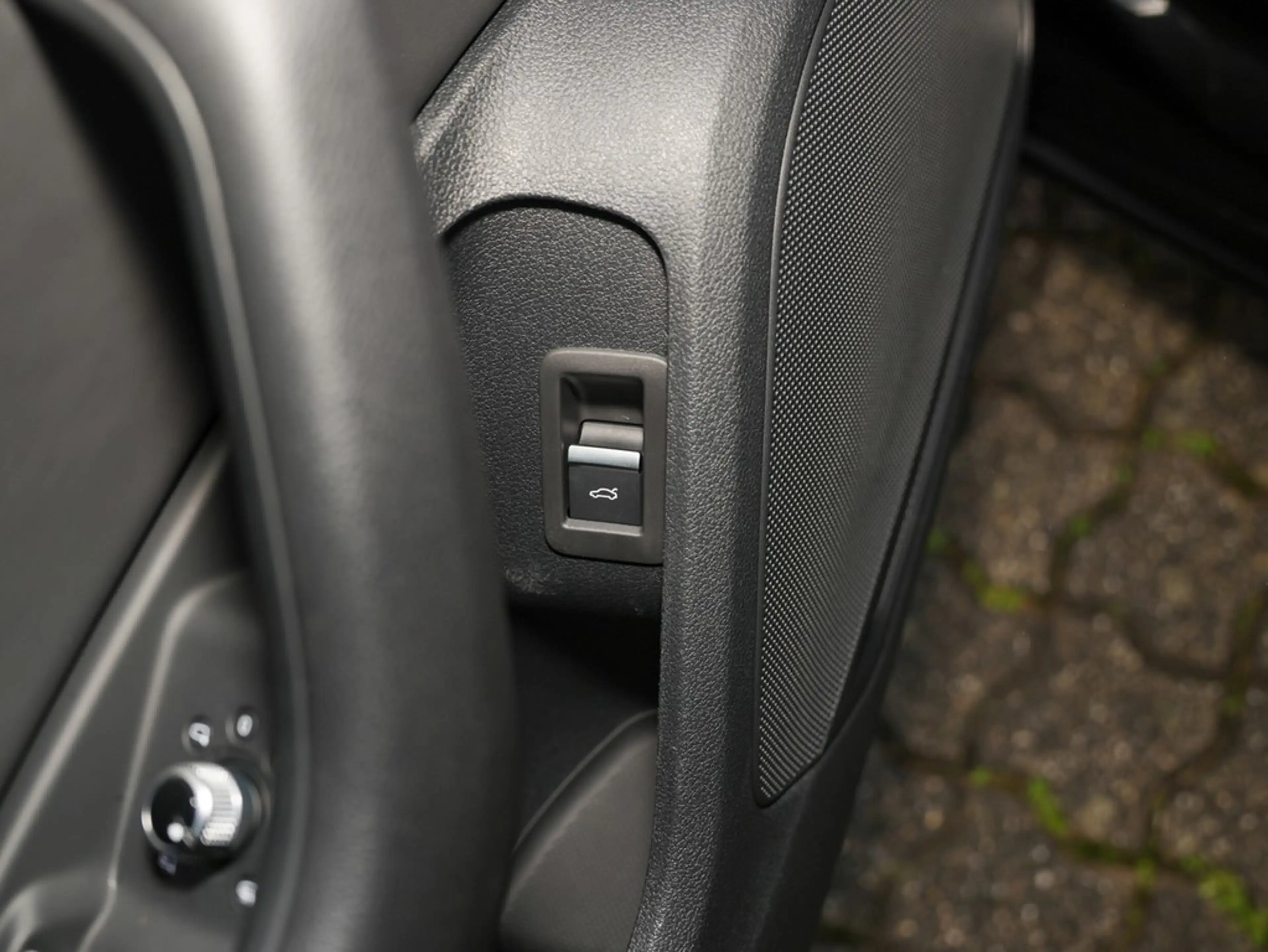 Audi A4 Avant 40 TDI S line — photo 9