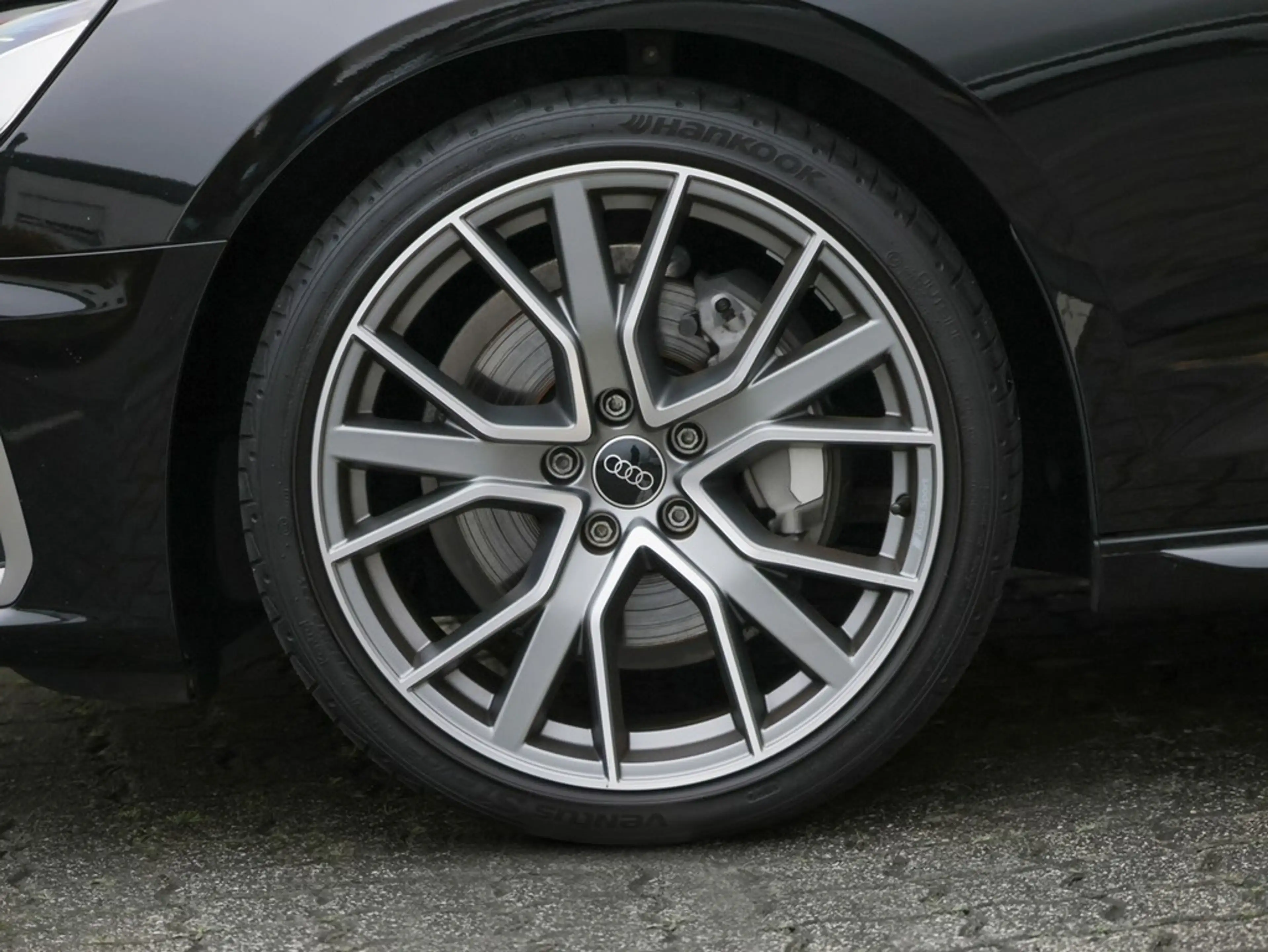 Audi A4 Avant 40 TDI S line — photo 5