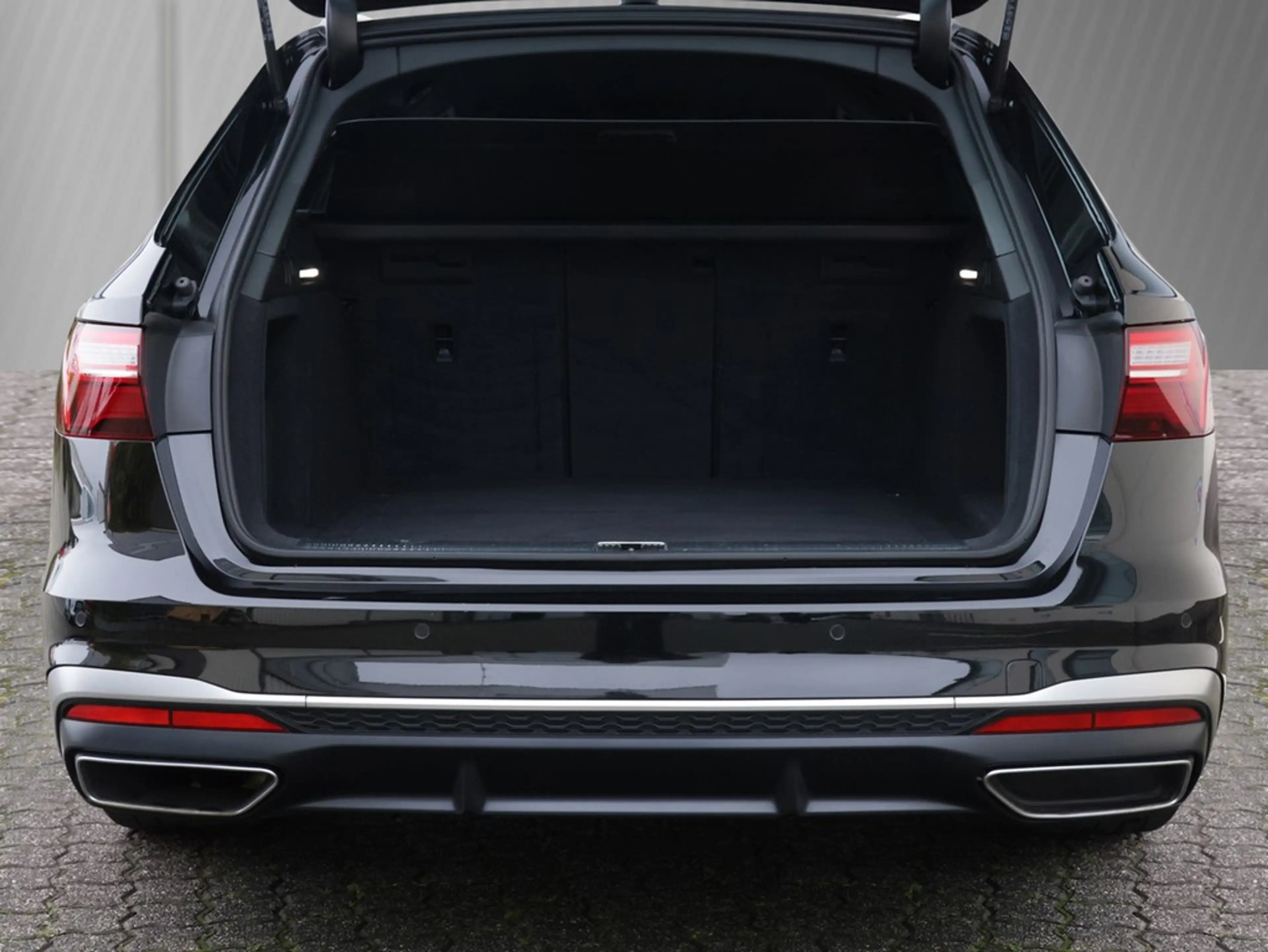 Audi A4 Avant 40 TDI S line — photo 6
