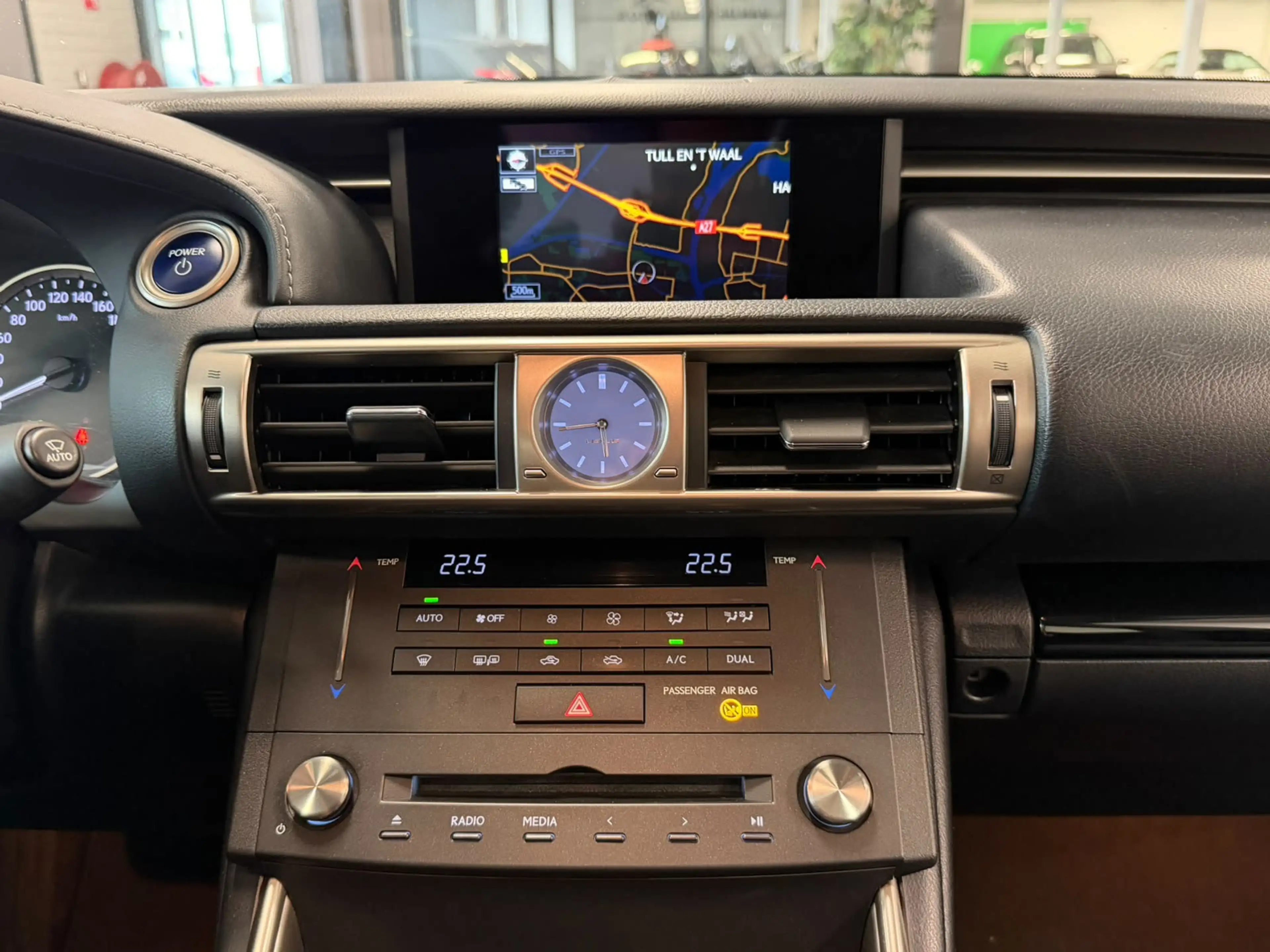 Lexus IS 300 300h Hybrid Sport Edition DEALERONDERHOUDEN — photo 13