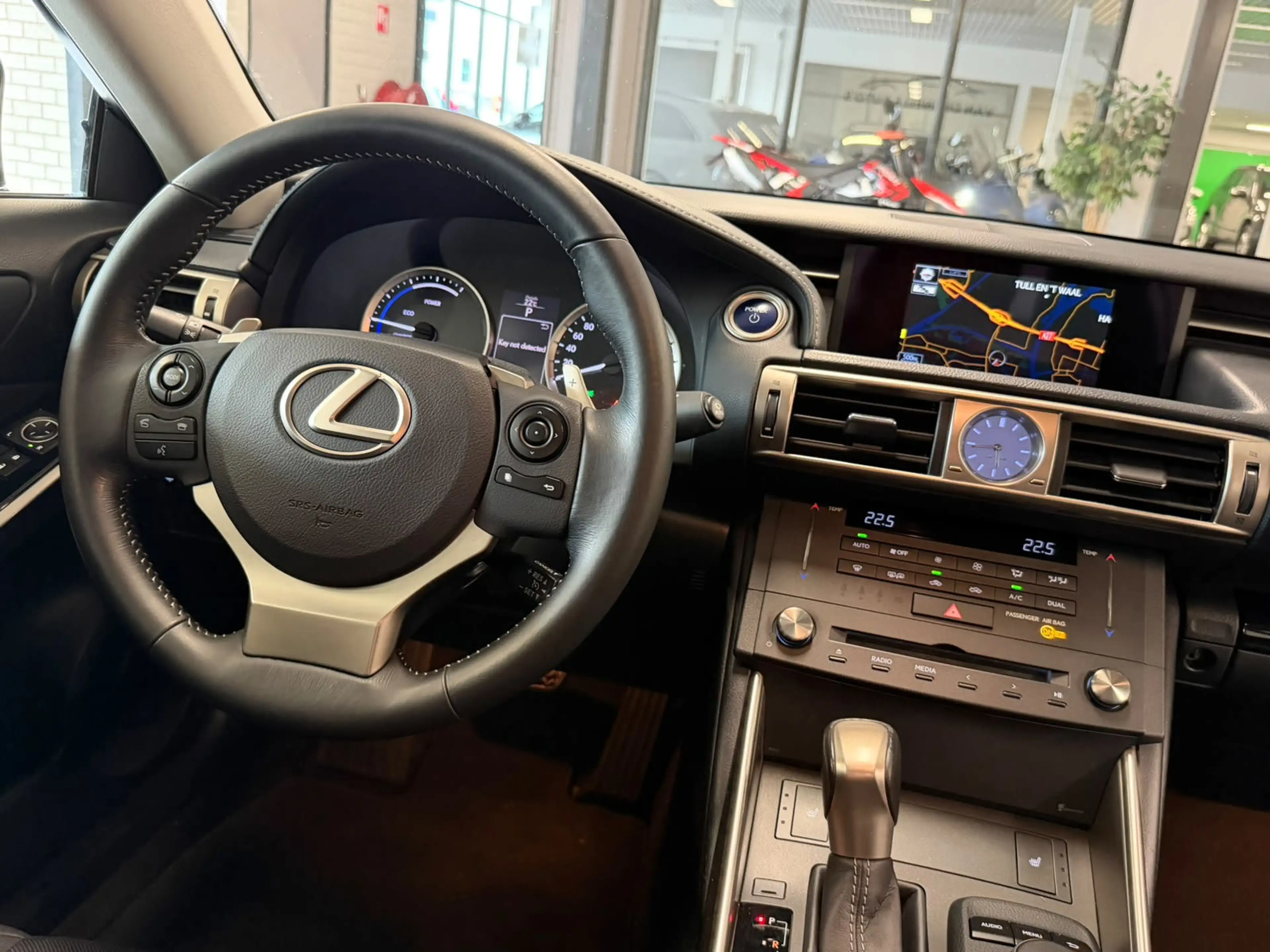 Lexus IS 300 300h Hybrid Sport Edition DEALERONDERHOUDEN — photo 12