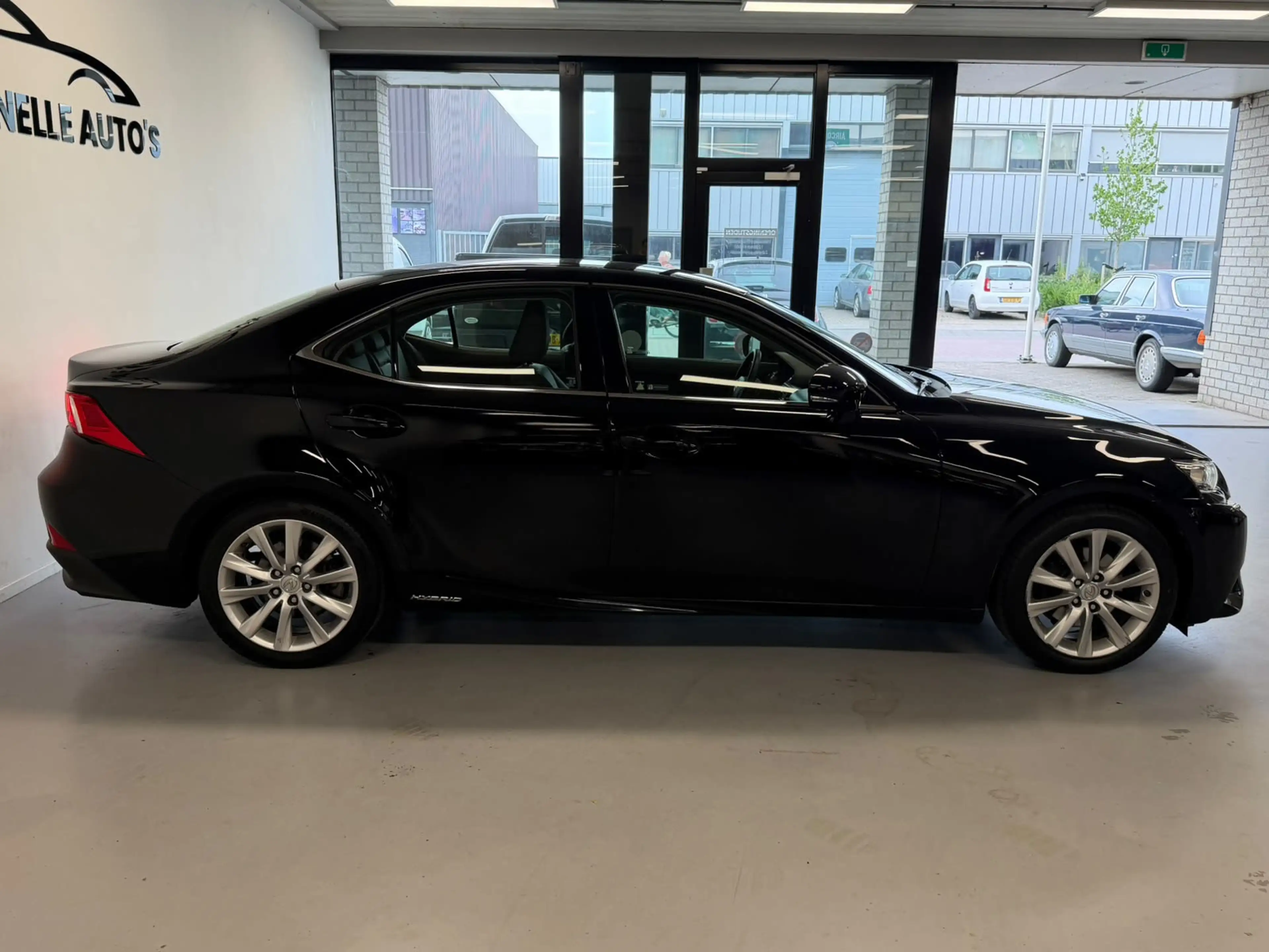 Lexus IS 300 300h Hybrid Sport Edition DEALERONDERHOUDEN — photo 5