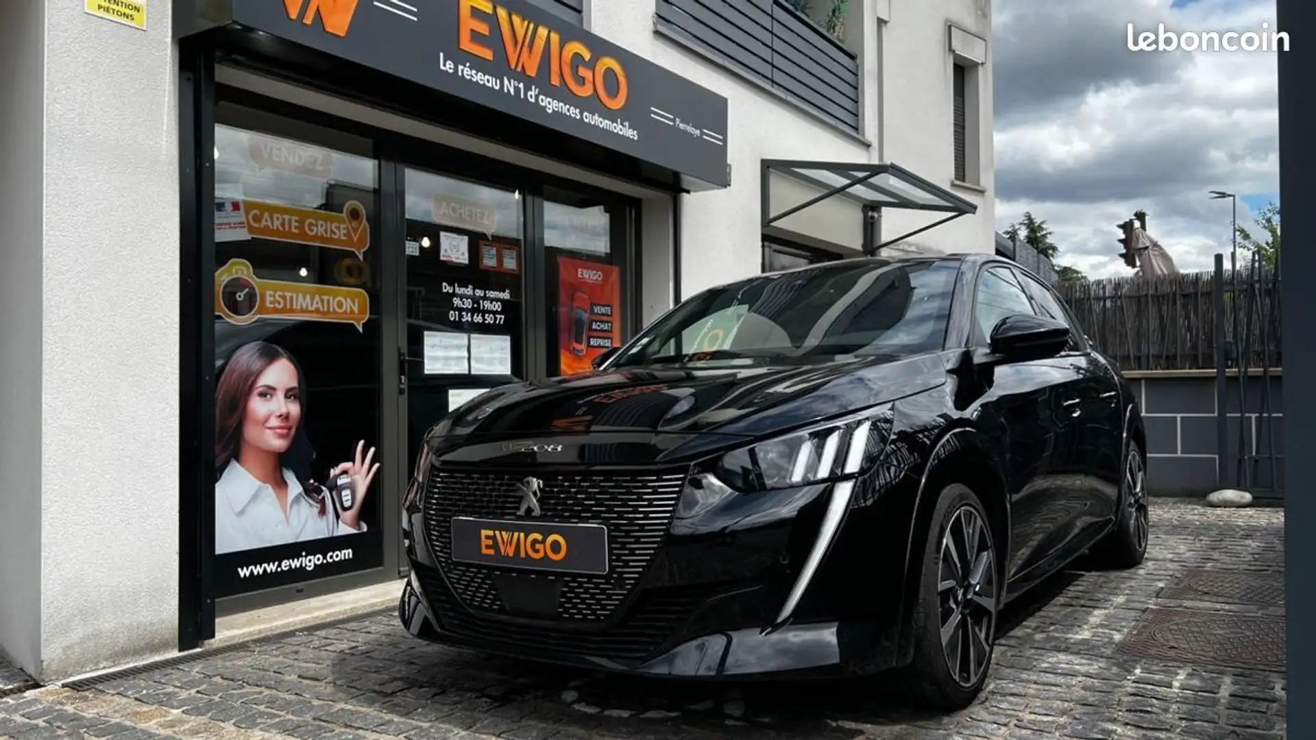Peugeot 208 1.2 PURETECH 100ch BVA GT LINE Toit Panoramique Noir - 1